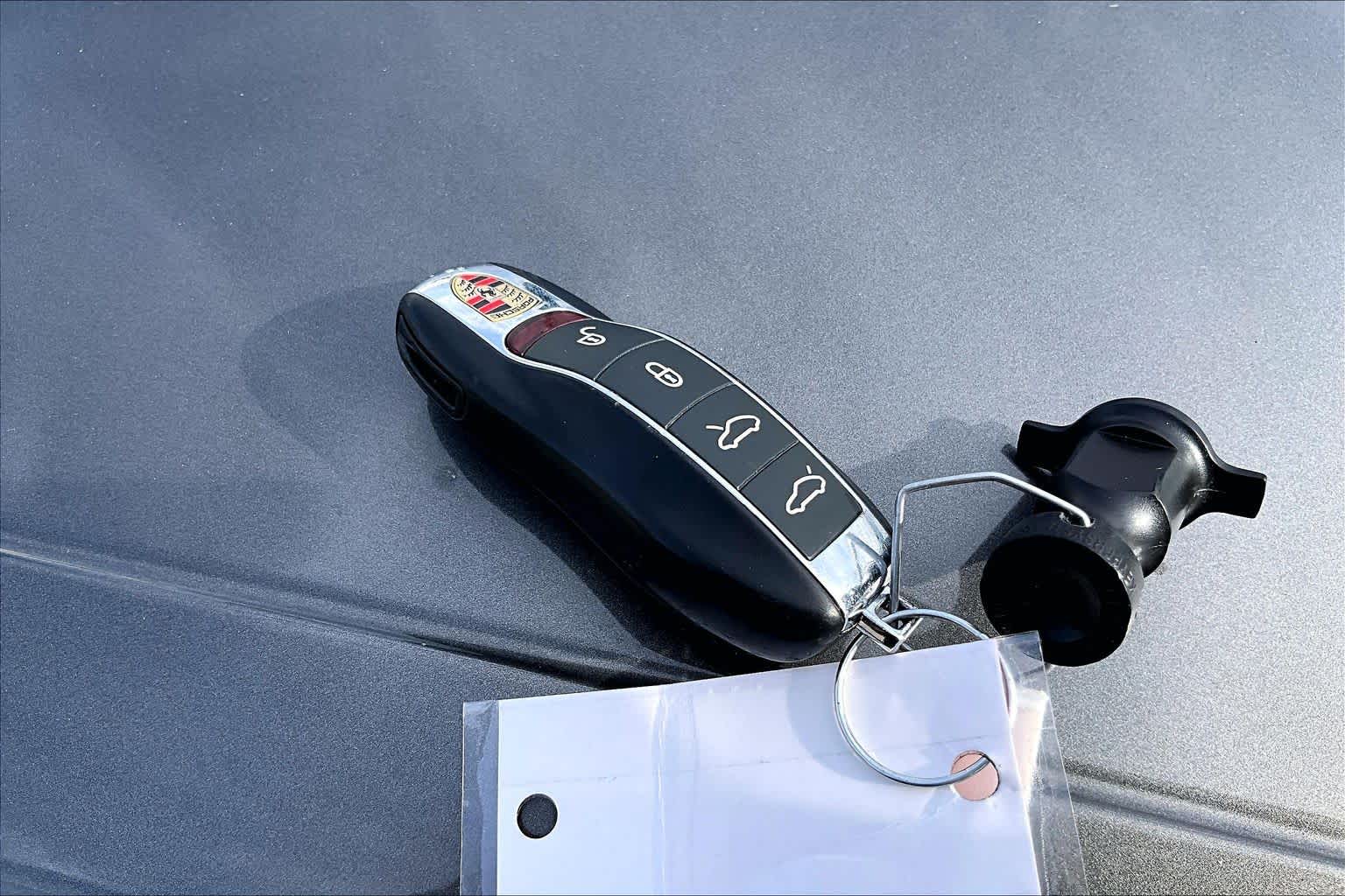 2014 Porsche Cayman photo 15 of 32