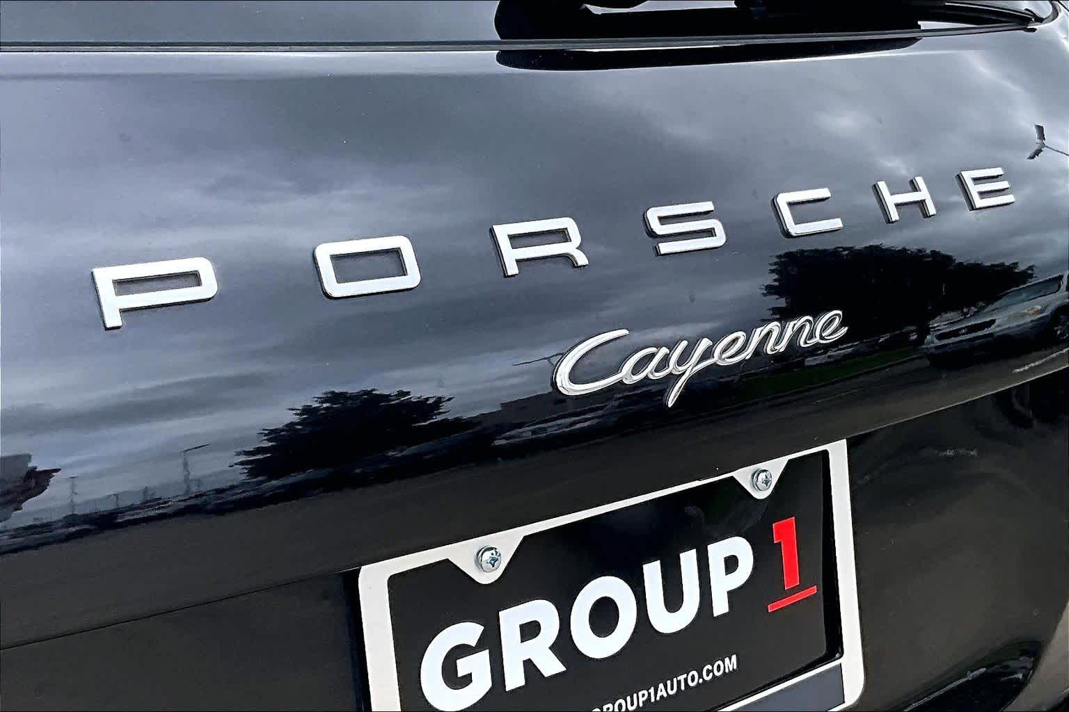 2016 Porsche Cayenne photo 27 of 33