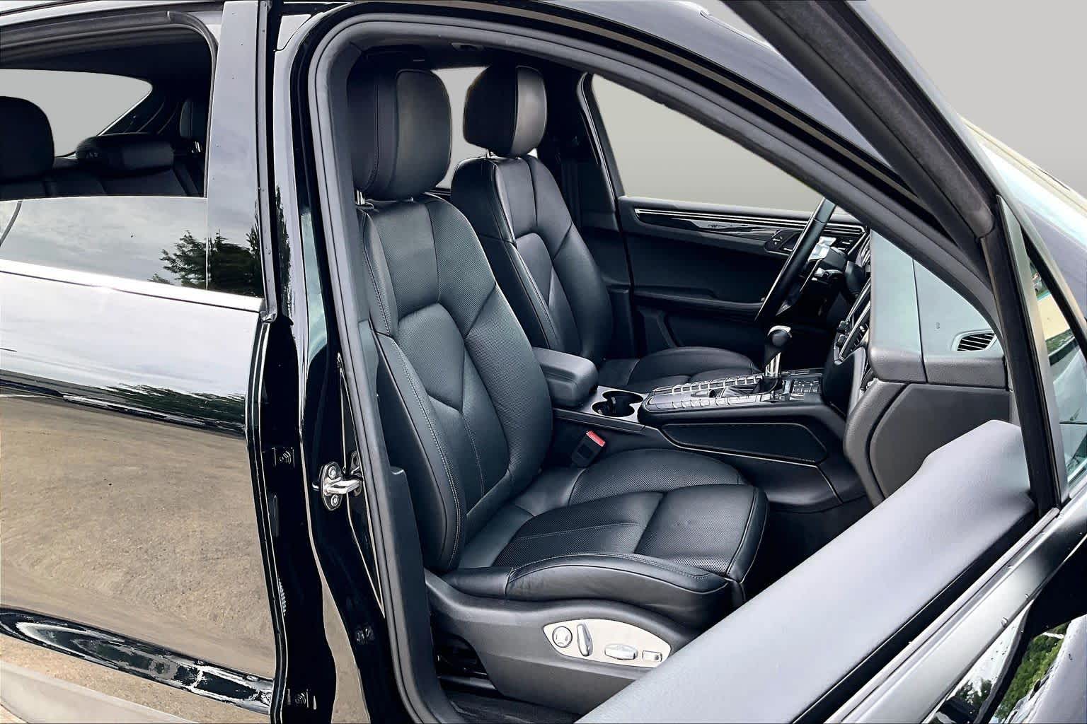 2018 Porsche Macan Sport Edition Black at AutoNation USA Houston