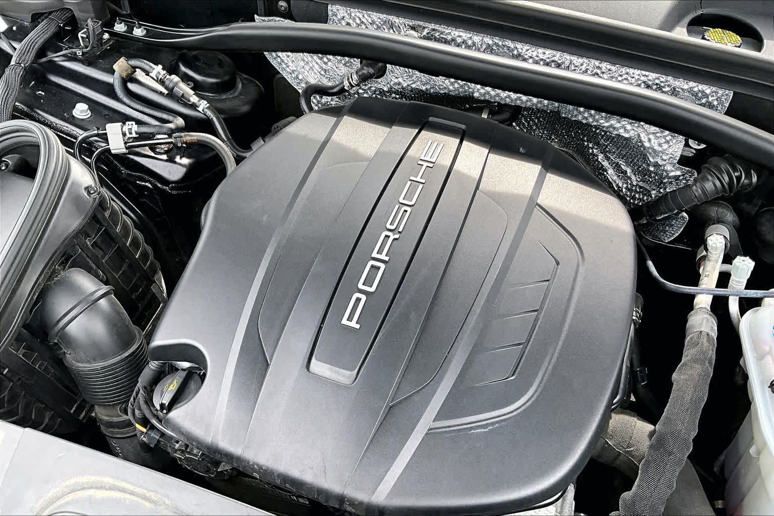 2018 Porsche Macan Sport Edition Black at AutoNation USA Houston
