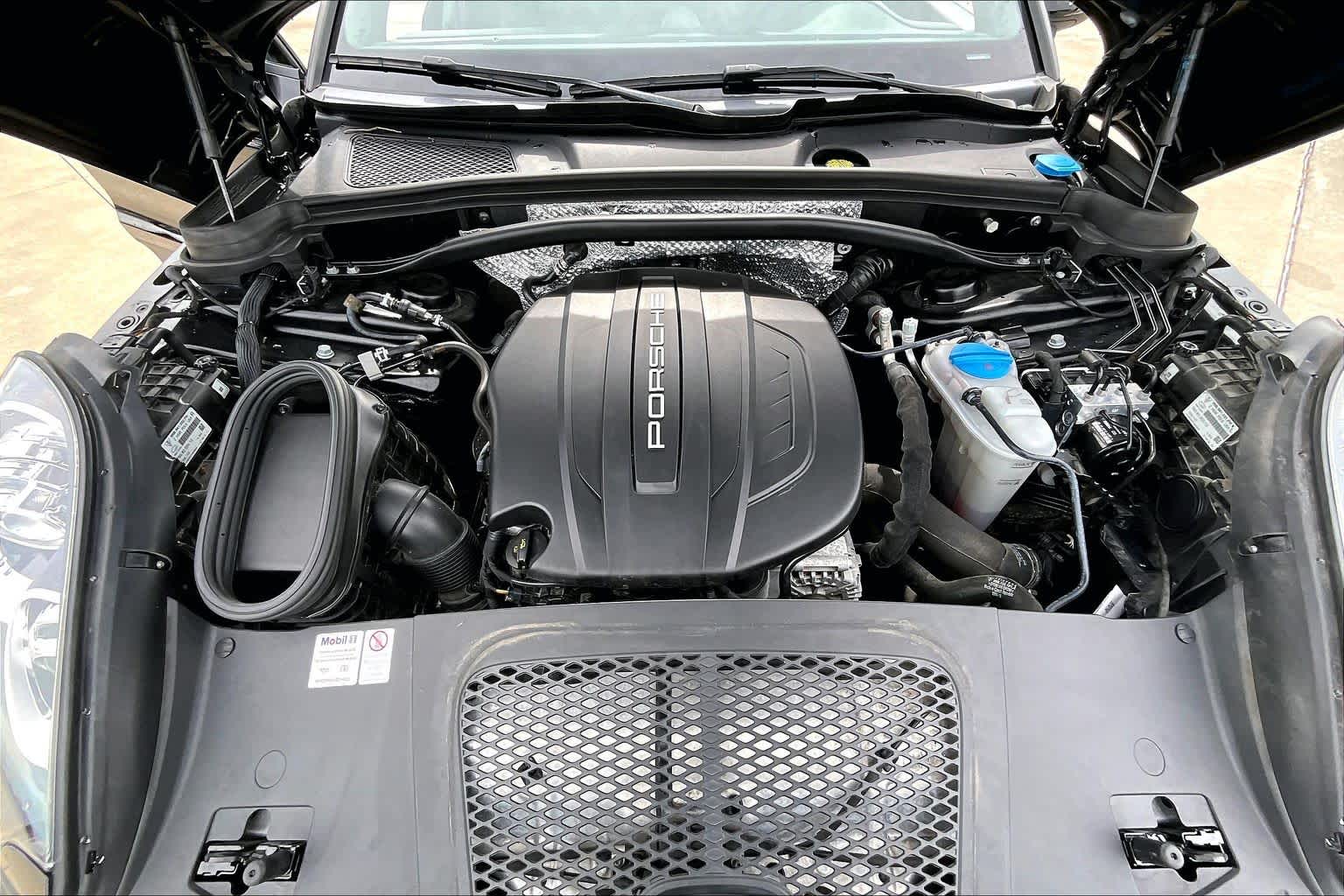 2018 Porsche Macan Sport Edition Black at AutoNation USA Houston