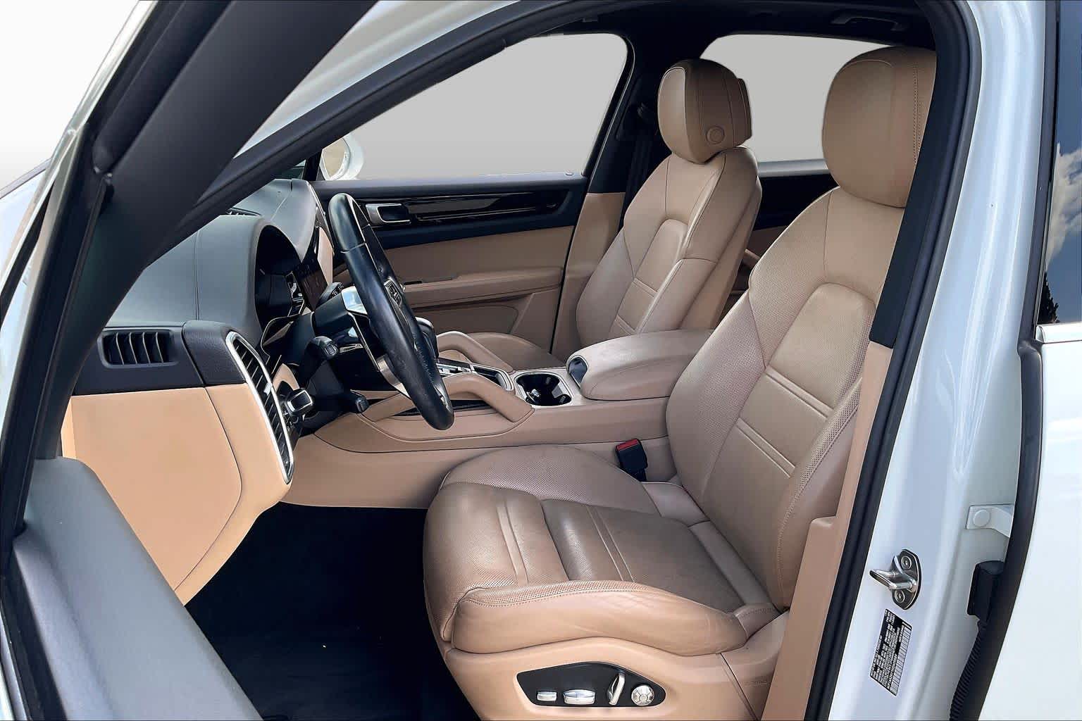 2019 Porsche Cayenne photo 7 of 34