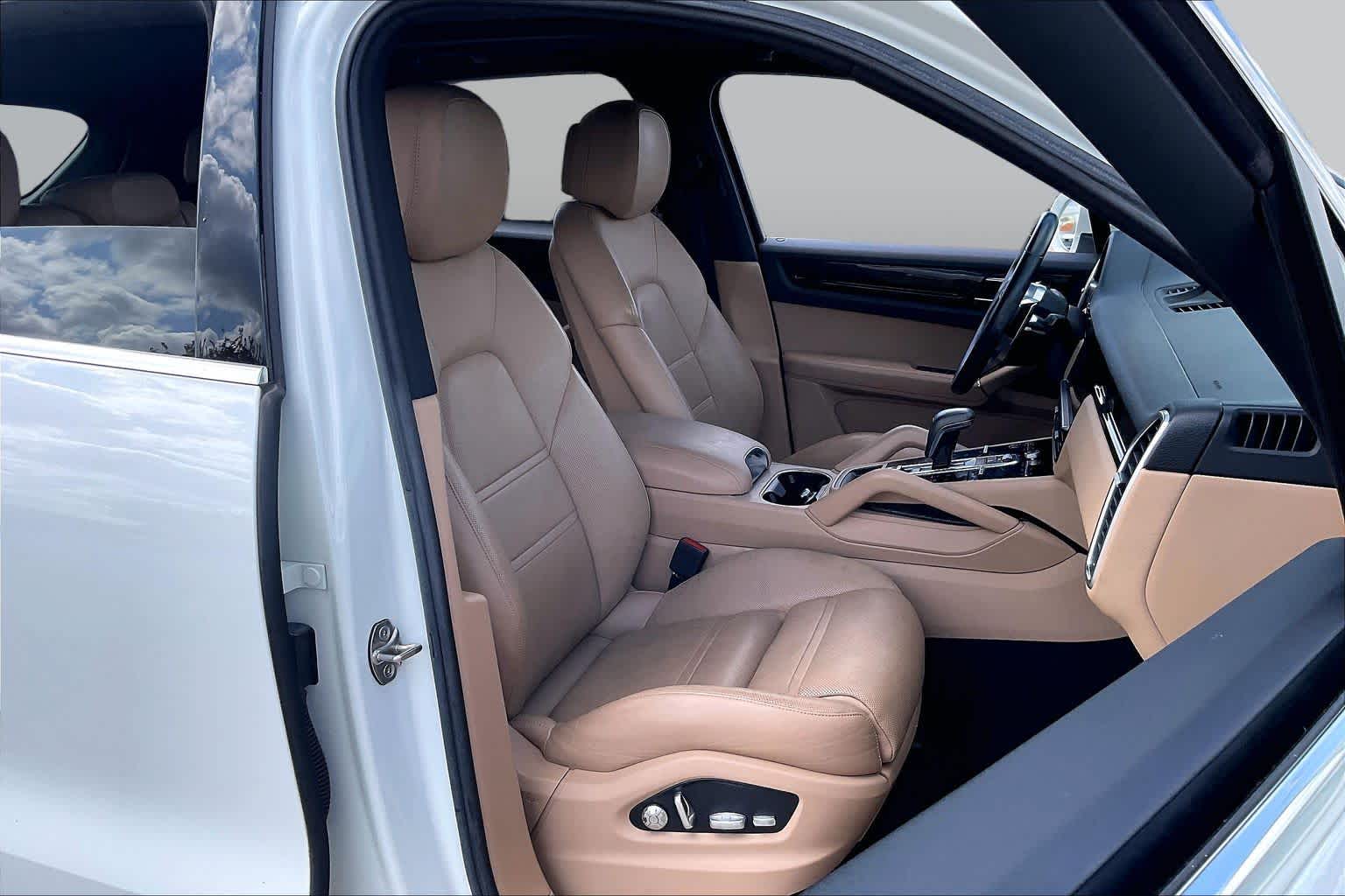 2019 Porsche Cayenne photo 8 of 34