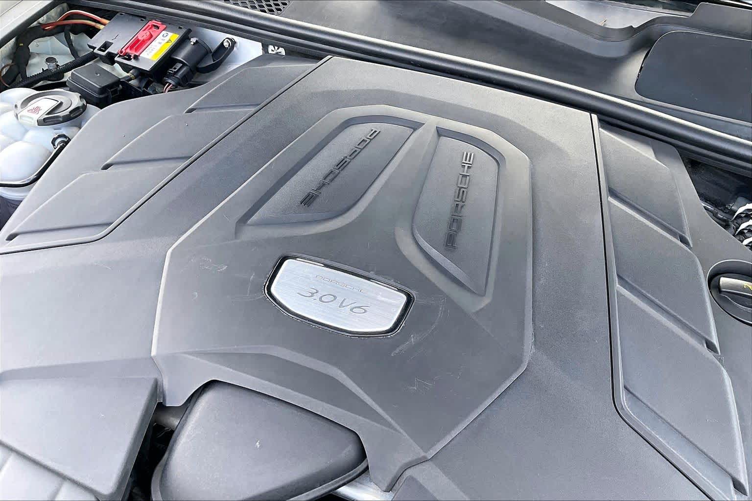 2019 Porsche Cayenne photo 30 of 34