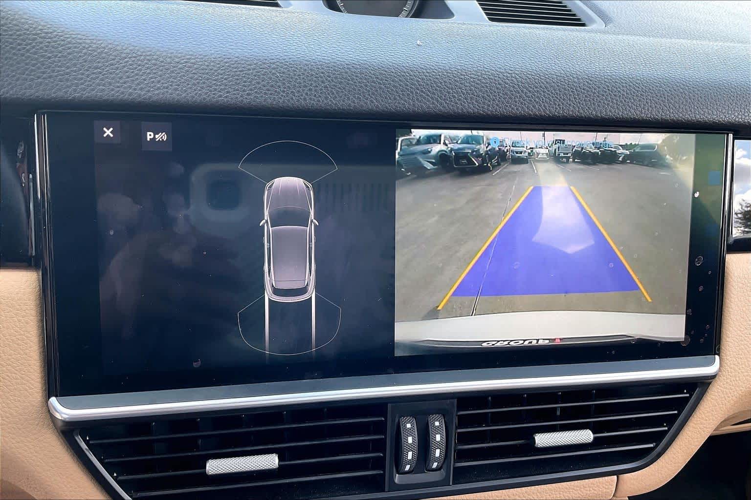 2019 Porsche Cayenne photo 24 of 34