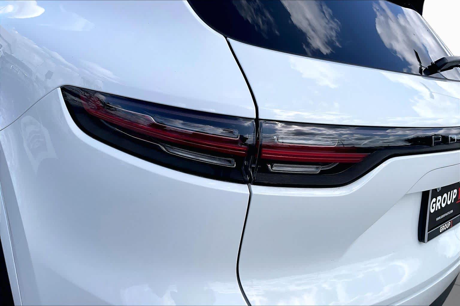 2019 Porsche Cayenne photo 26 of 34