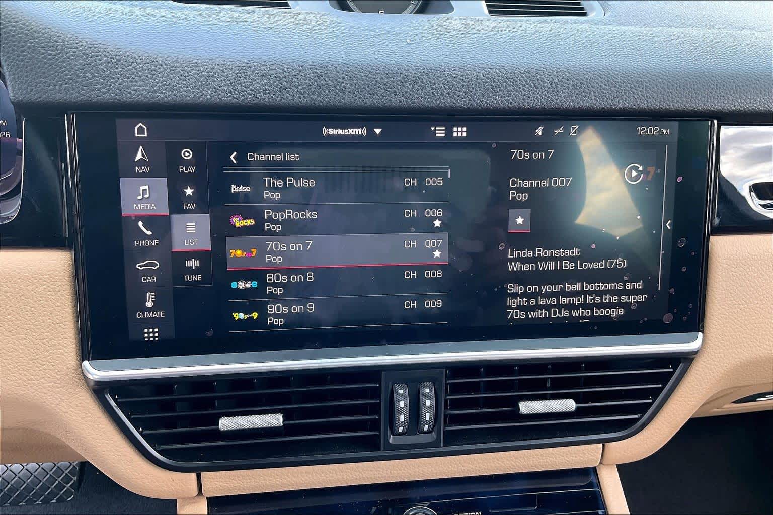 2019 Porsche Cayenne photo 31 of 34