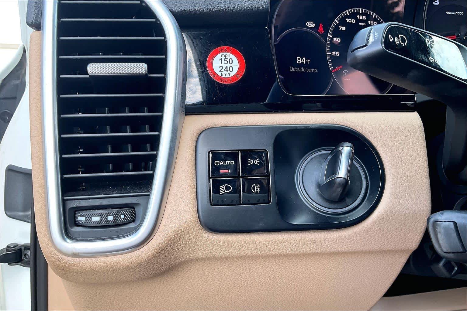2019 Porsche Cayenne photo 33 of 34