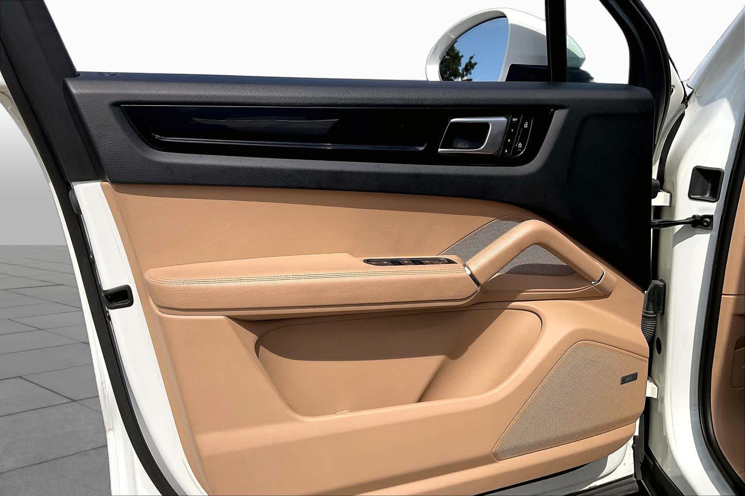 2019 Porsche Cayenne photo 19 of 34