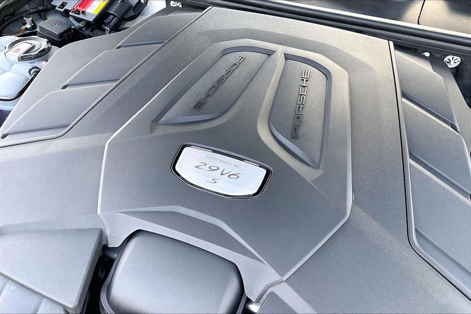 2019 Porsche Cayenne S Rhodium Silver Metallic at HGreg Houston