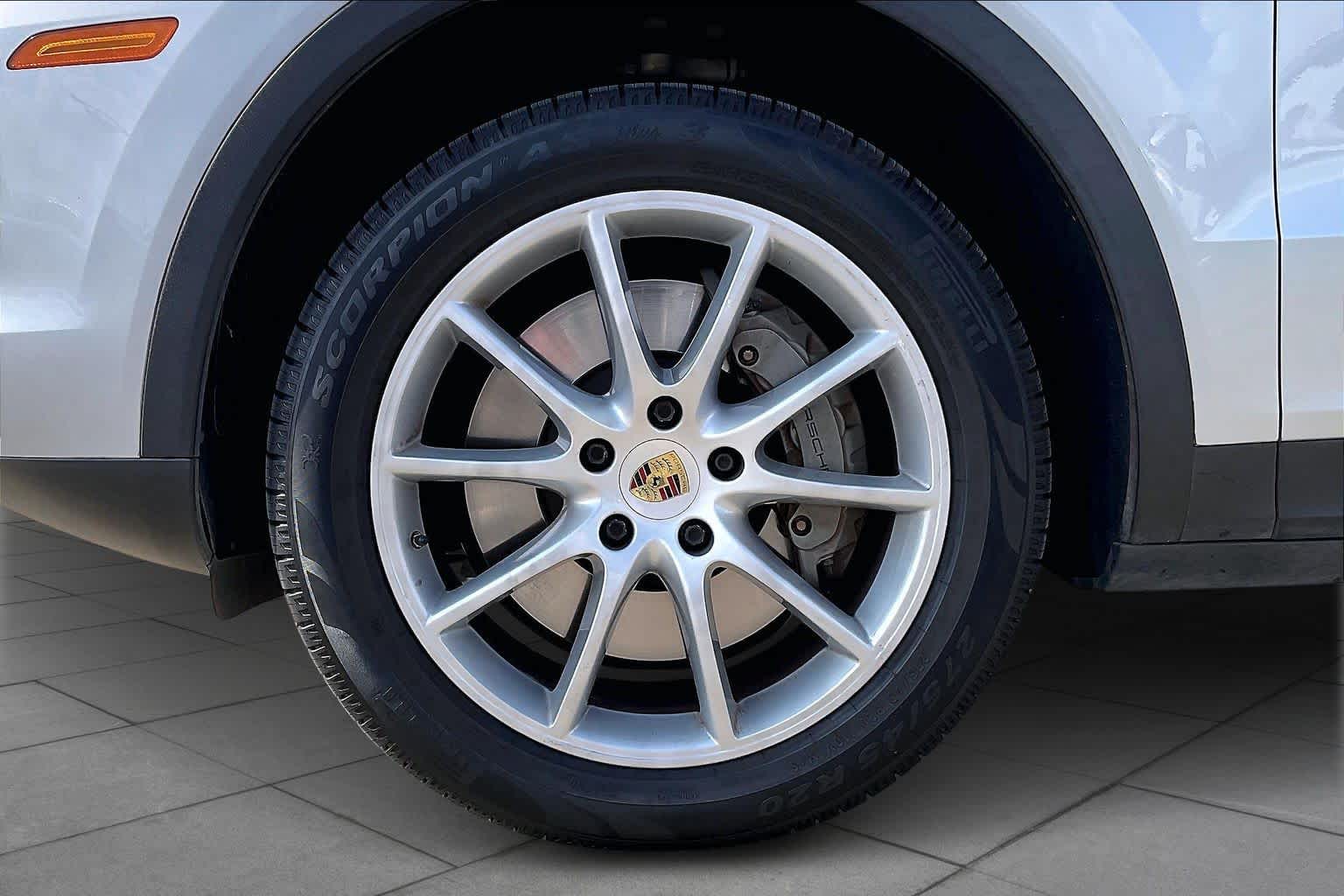 2019 Porsche Cayenne S Rhodium Silver Metallic at HGreg Houston