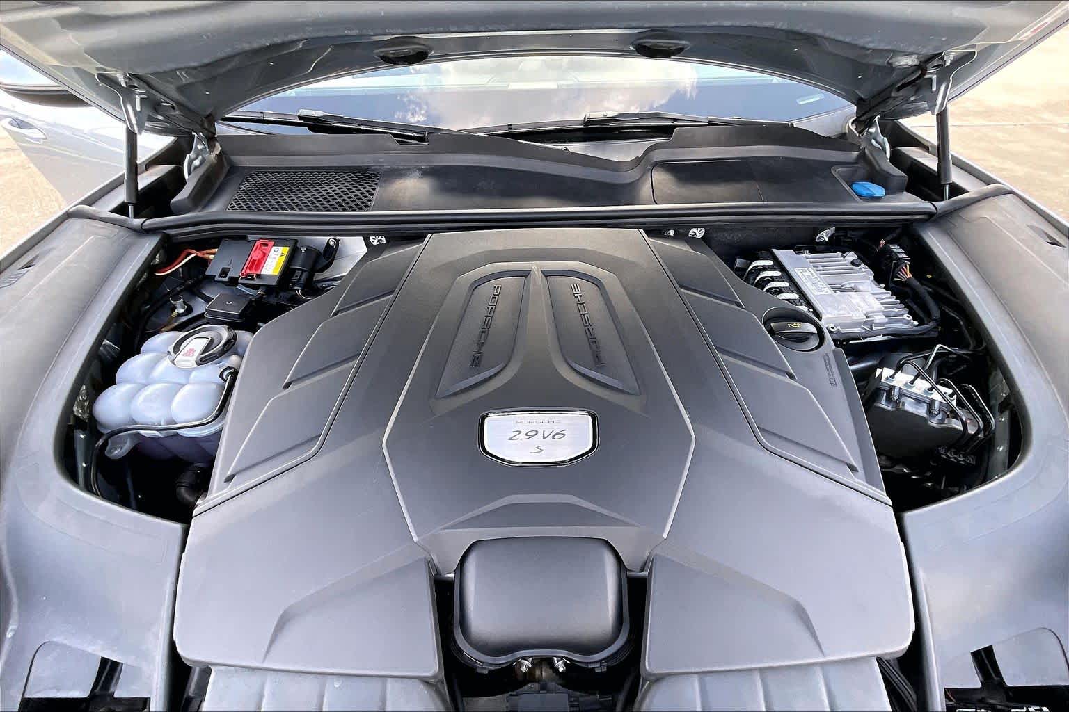 2019 Porsche Cayenne S Rhodium Silver Metallic at HGreg Houston