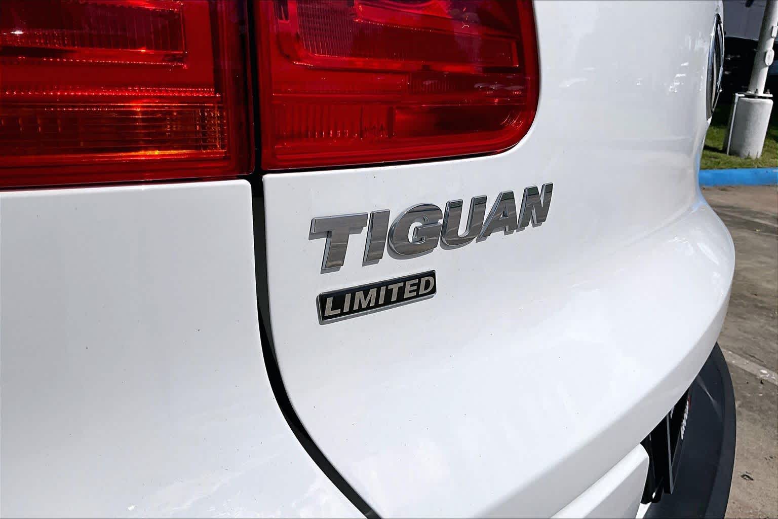 2018 Volkswagen Tiguan Limited photo 29 of 33