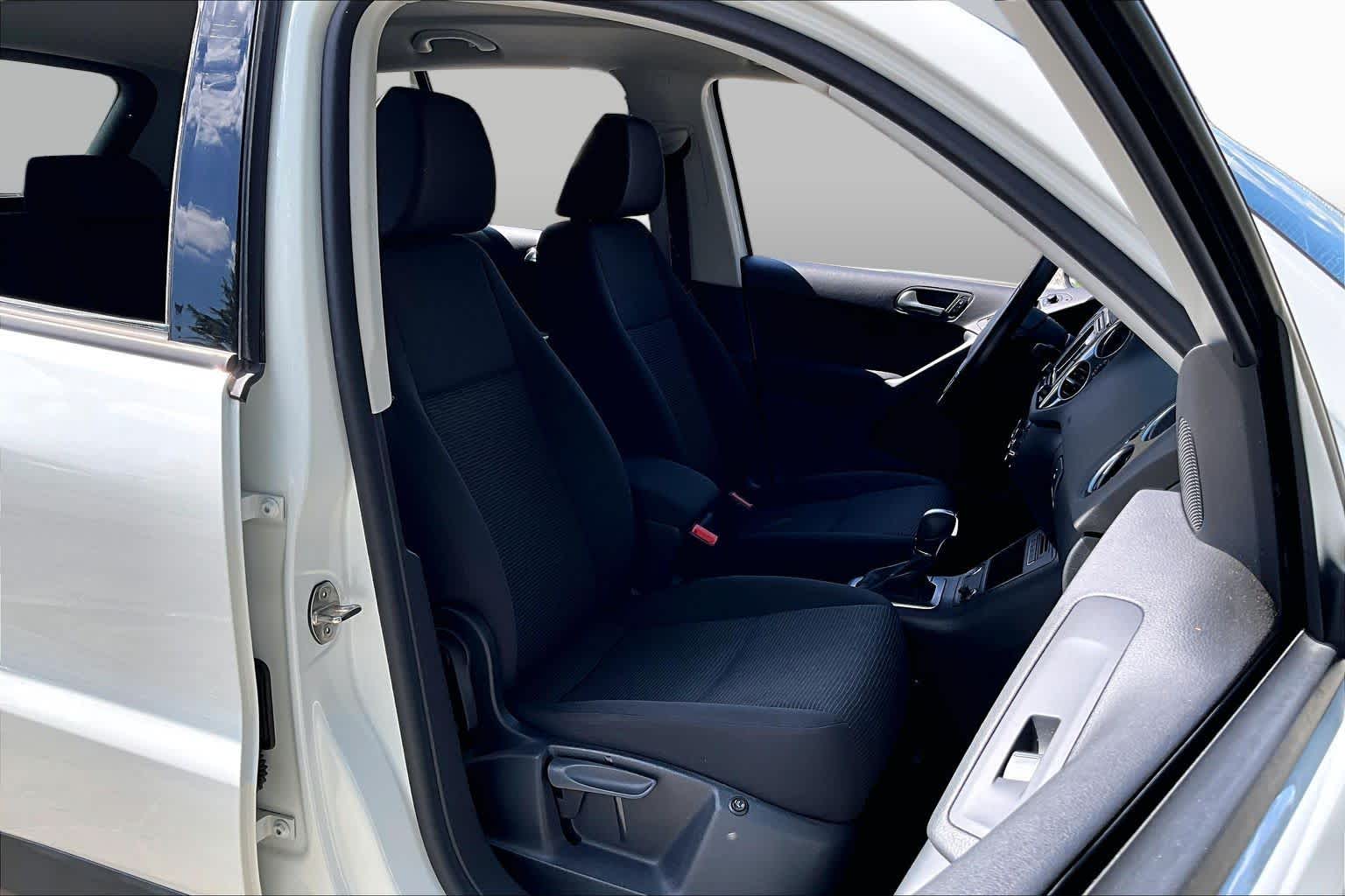 2018 Volkswagen Tiguan Limited photo 8 of 33