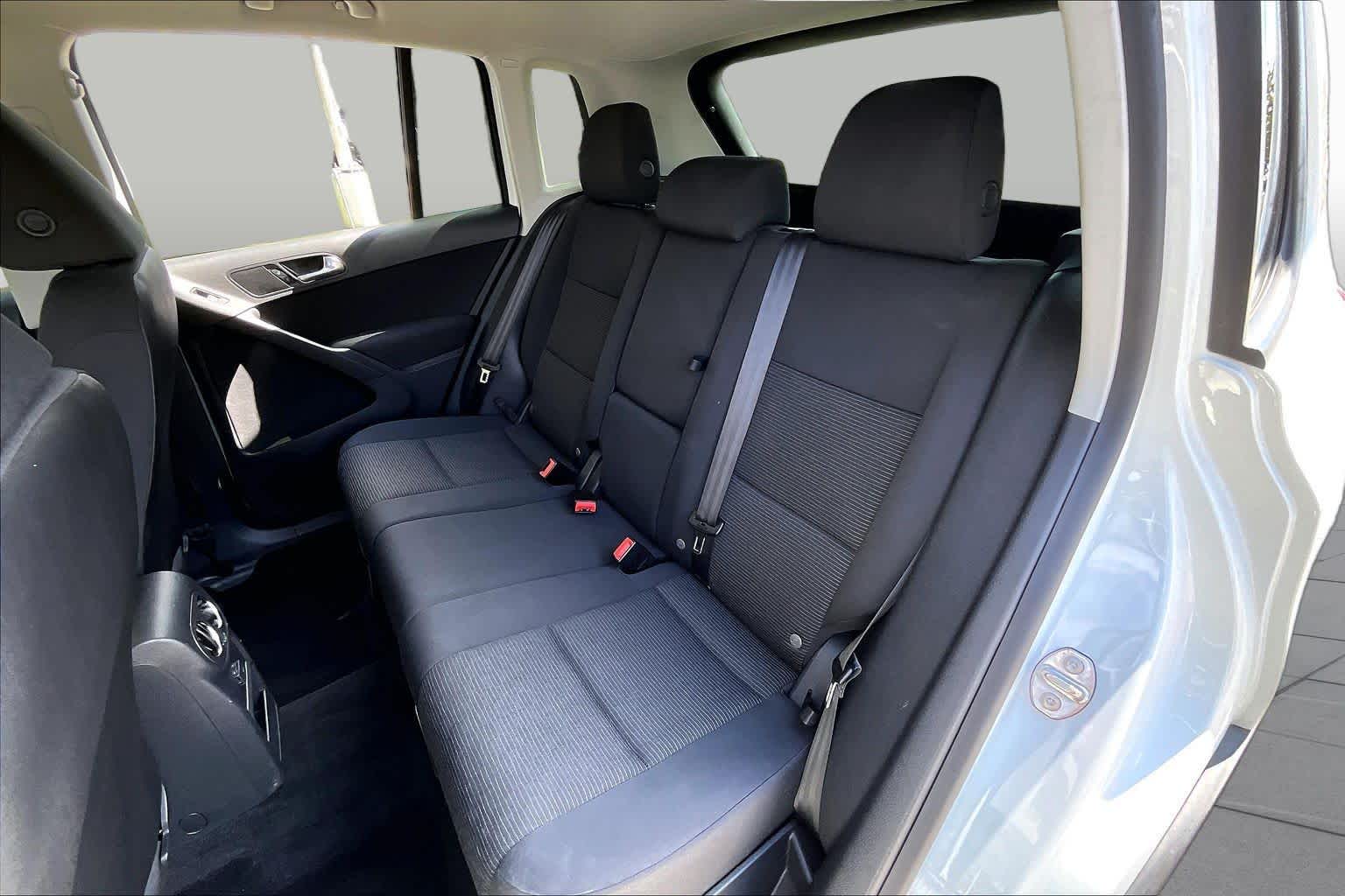2018 Volkswagen Tiguan Limited photo 19 of 33
