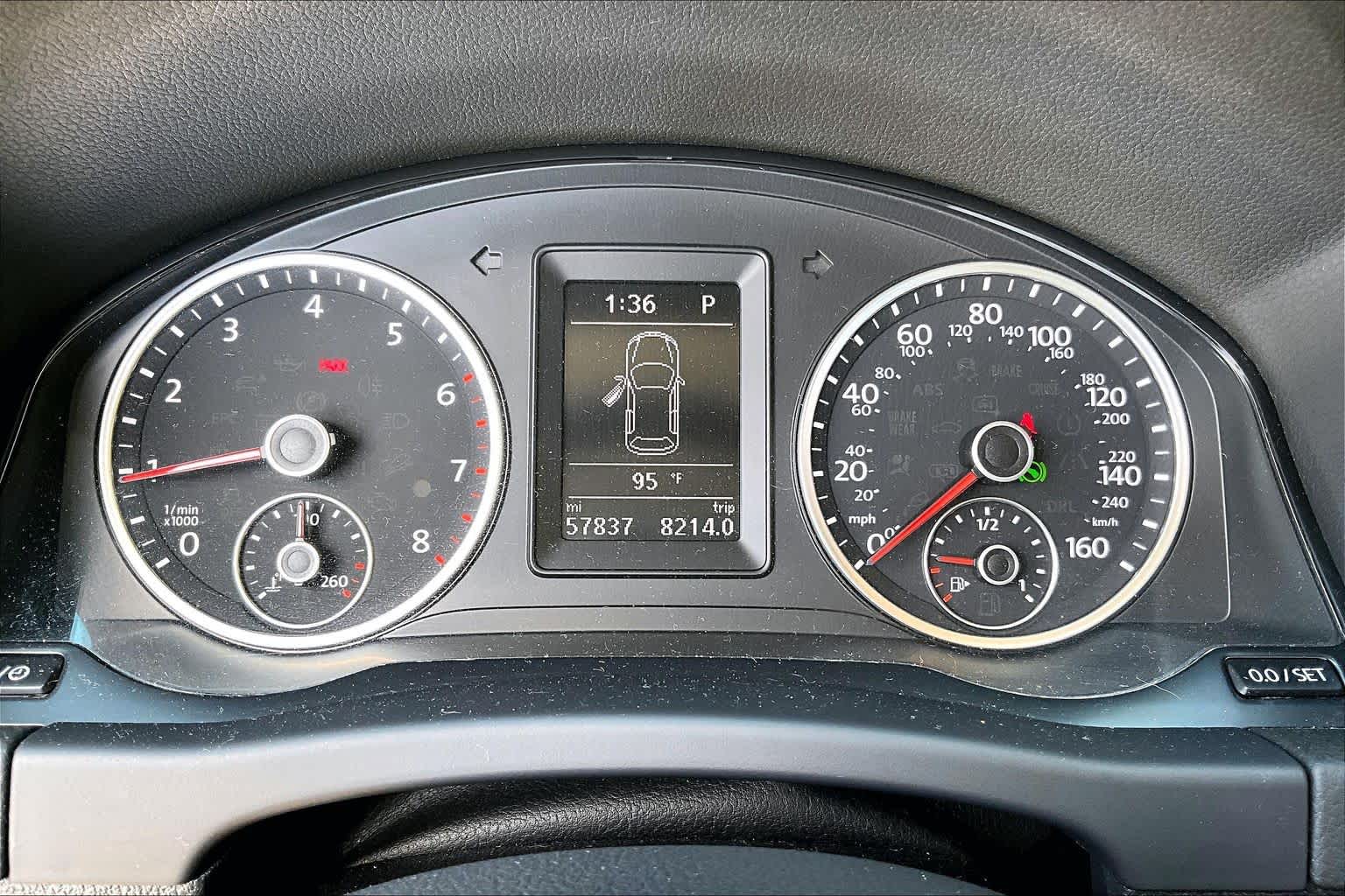 2018 Volkswagen Tiguan Limited photo 24 of 33