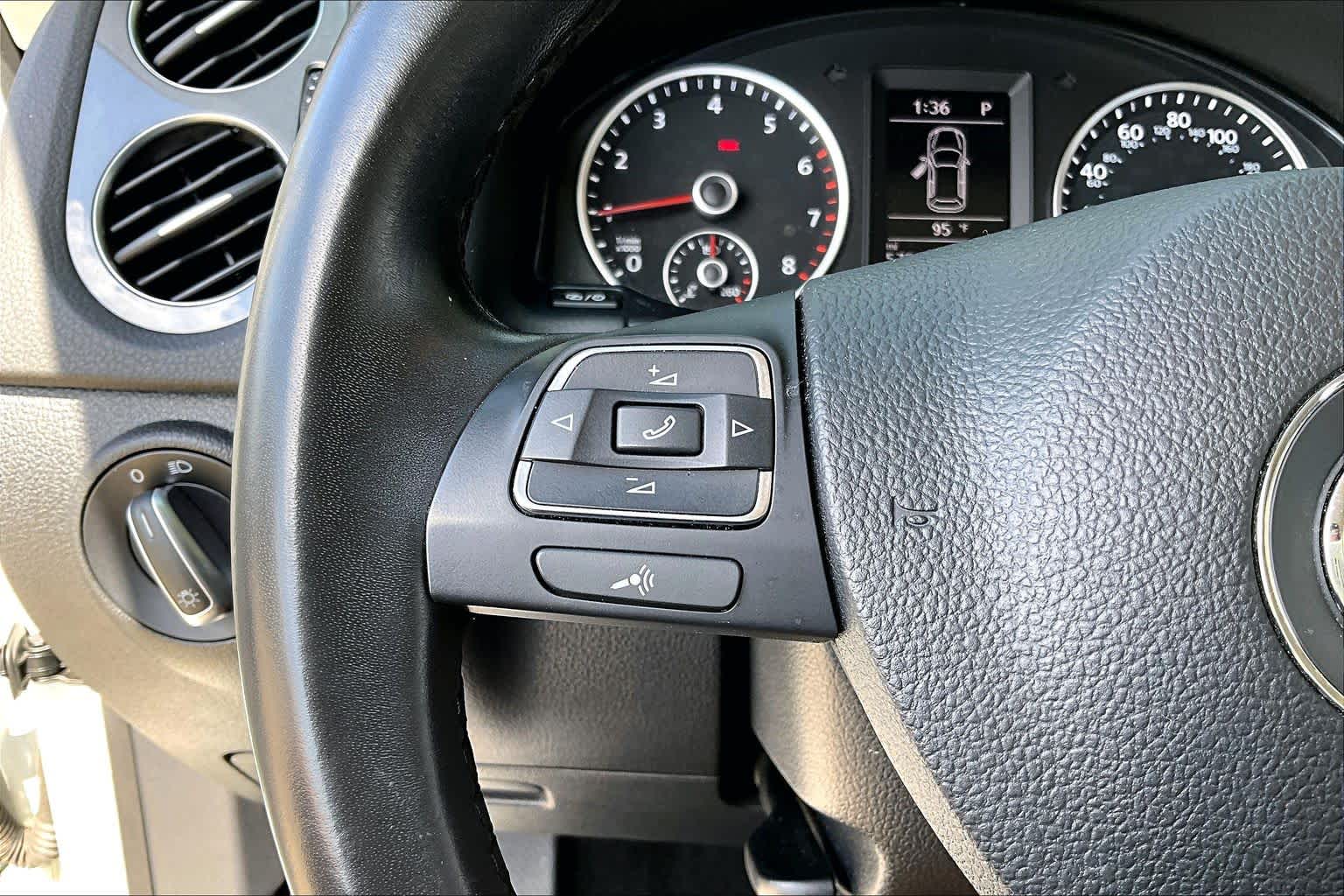 2018 Volkswagen Tiguan Limited photo 22 of 33