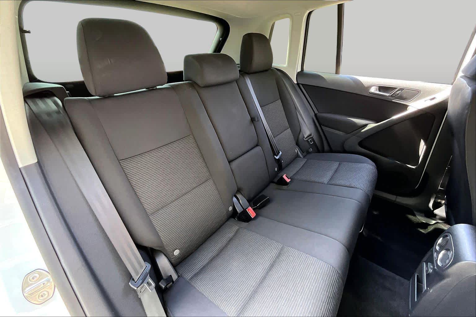 2018 Volkswagen Tiguan Limited photo 18 of 33