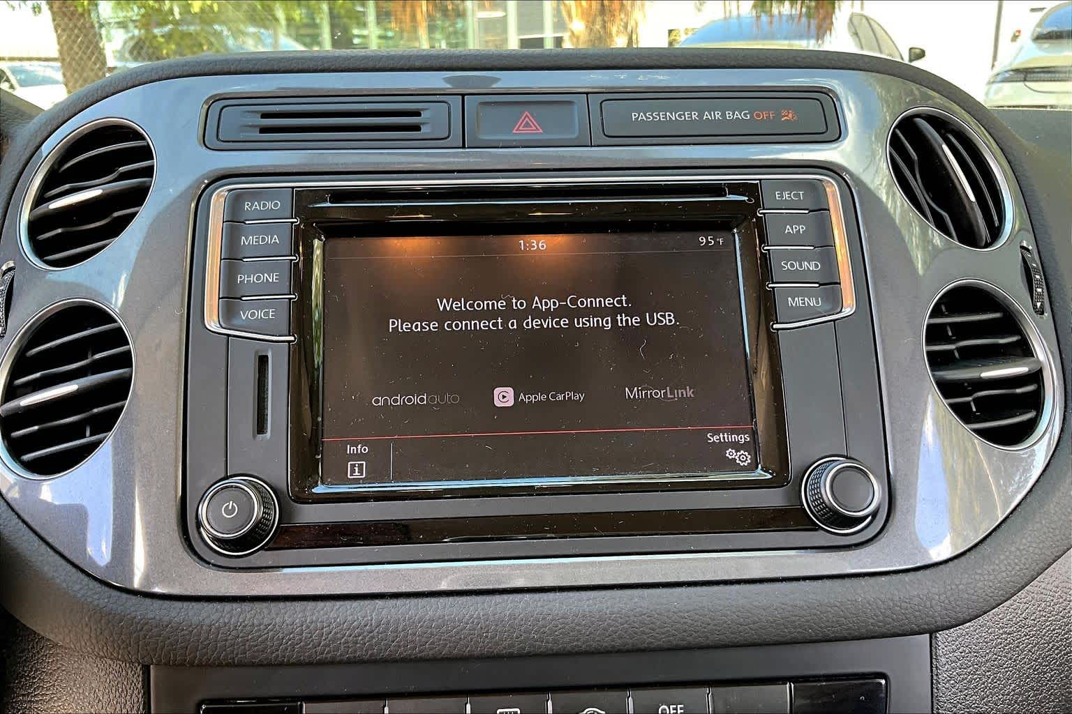 2018 Volkswagen Tiguan Limited photo 30 of 33
