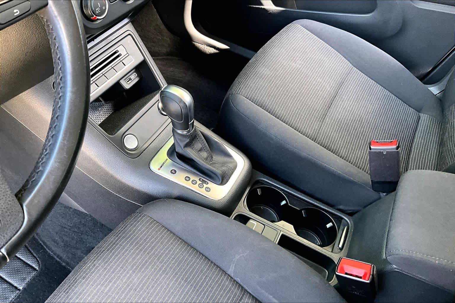 2018 Volkswagen Tiguan Limited photo 15 of 33