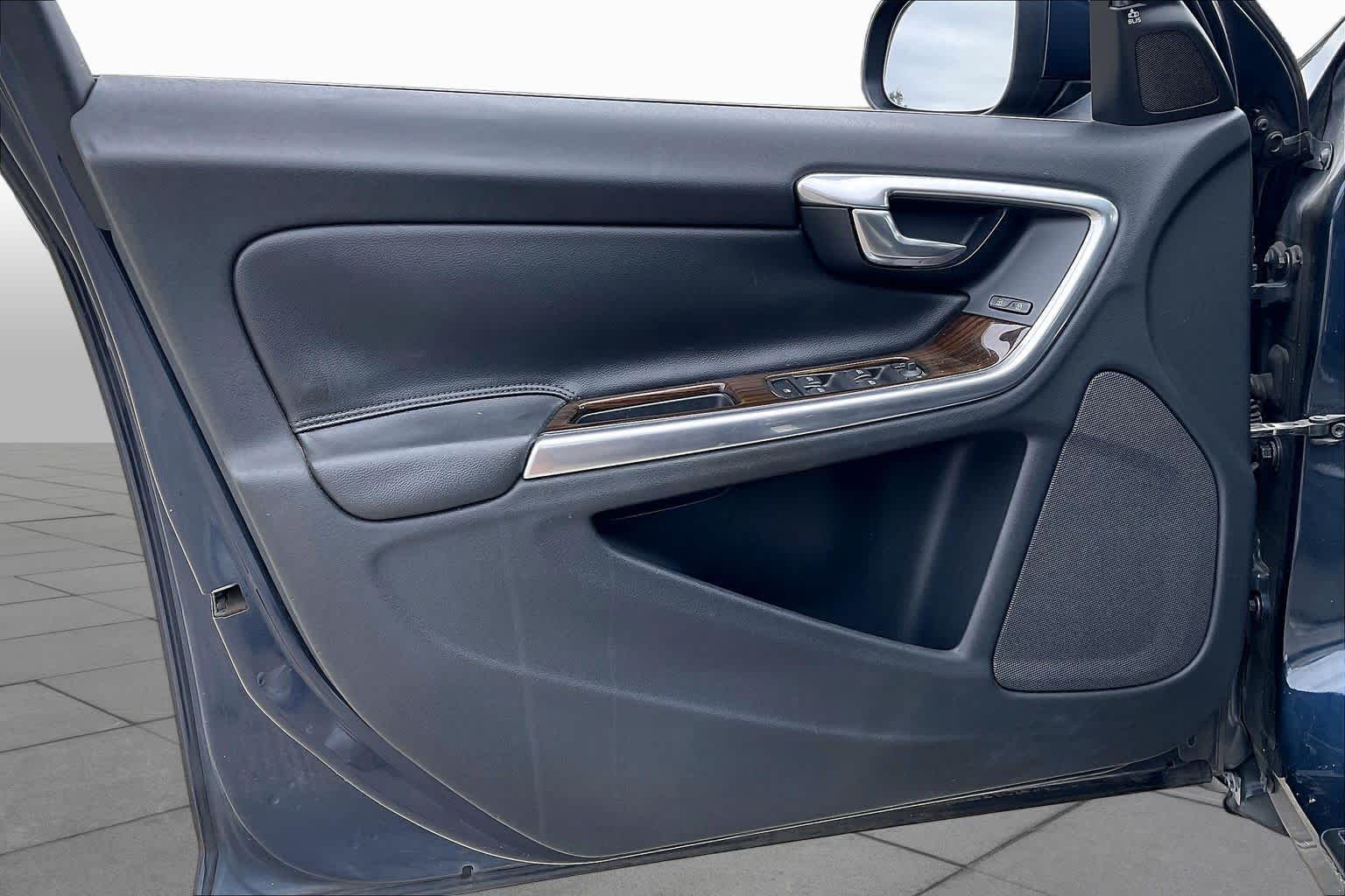 2015 Volvo S60 photo 20 of 33