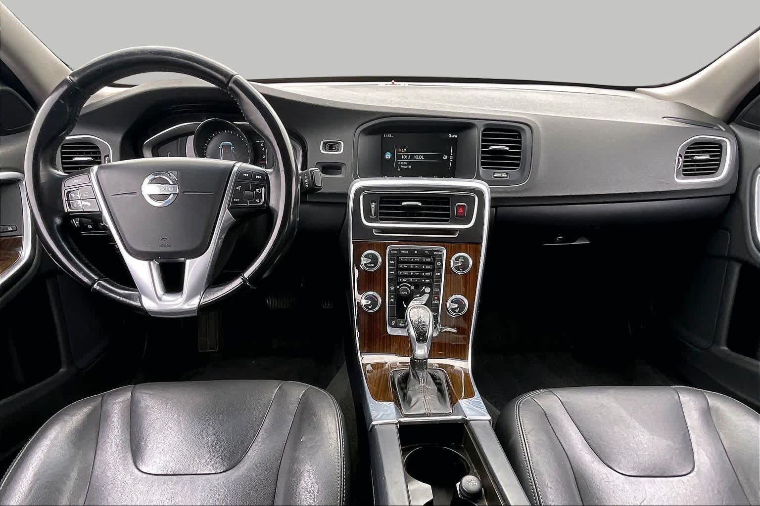 2015 Volvo S60 photo 14 of 33