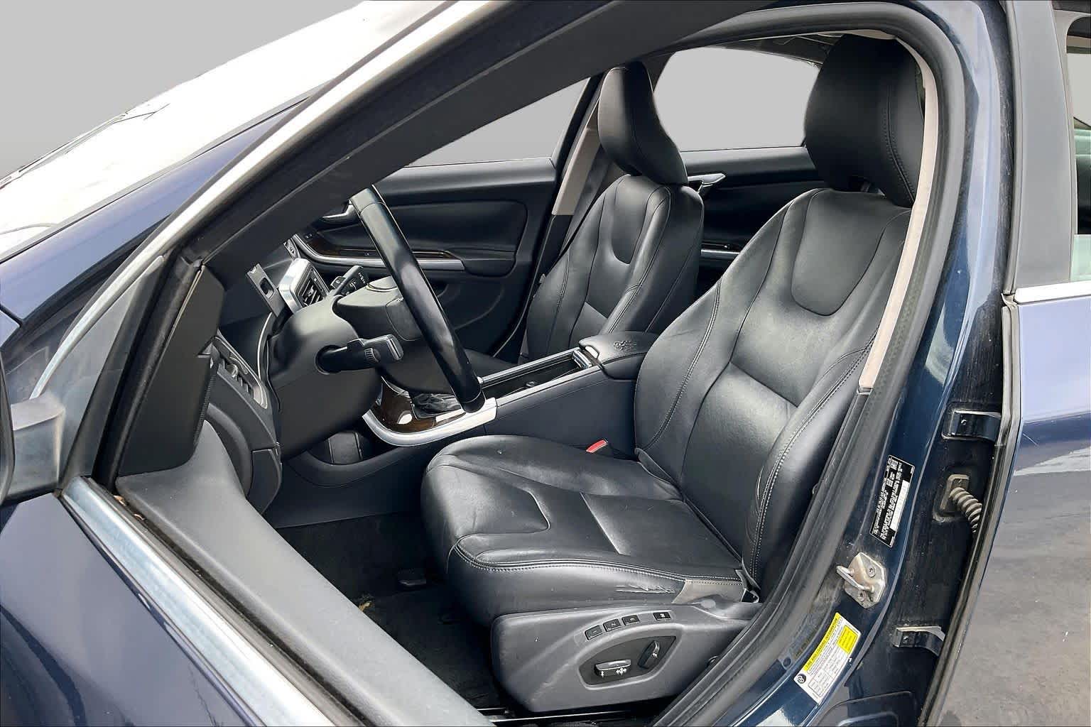 2015 Volvo S60 photo 7 of 33