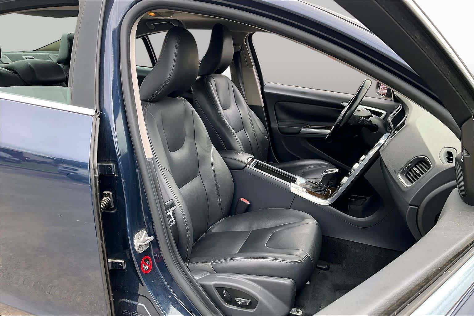 2015 Volvo S60 photo 8 of 33