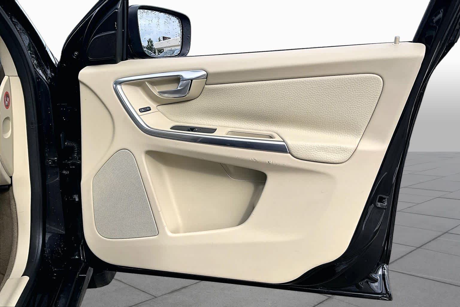 2012 Volvo XC60 3.2L Platinum Black Stone at Westside Kia