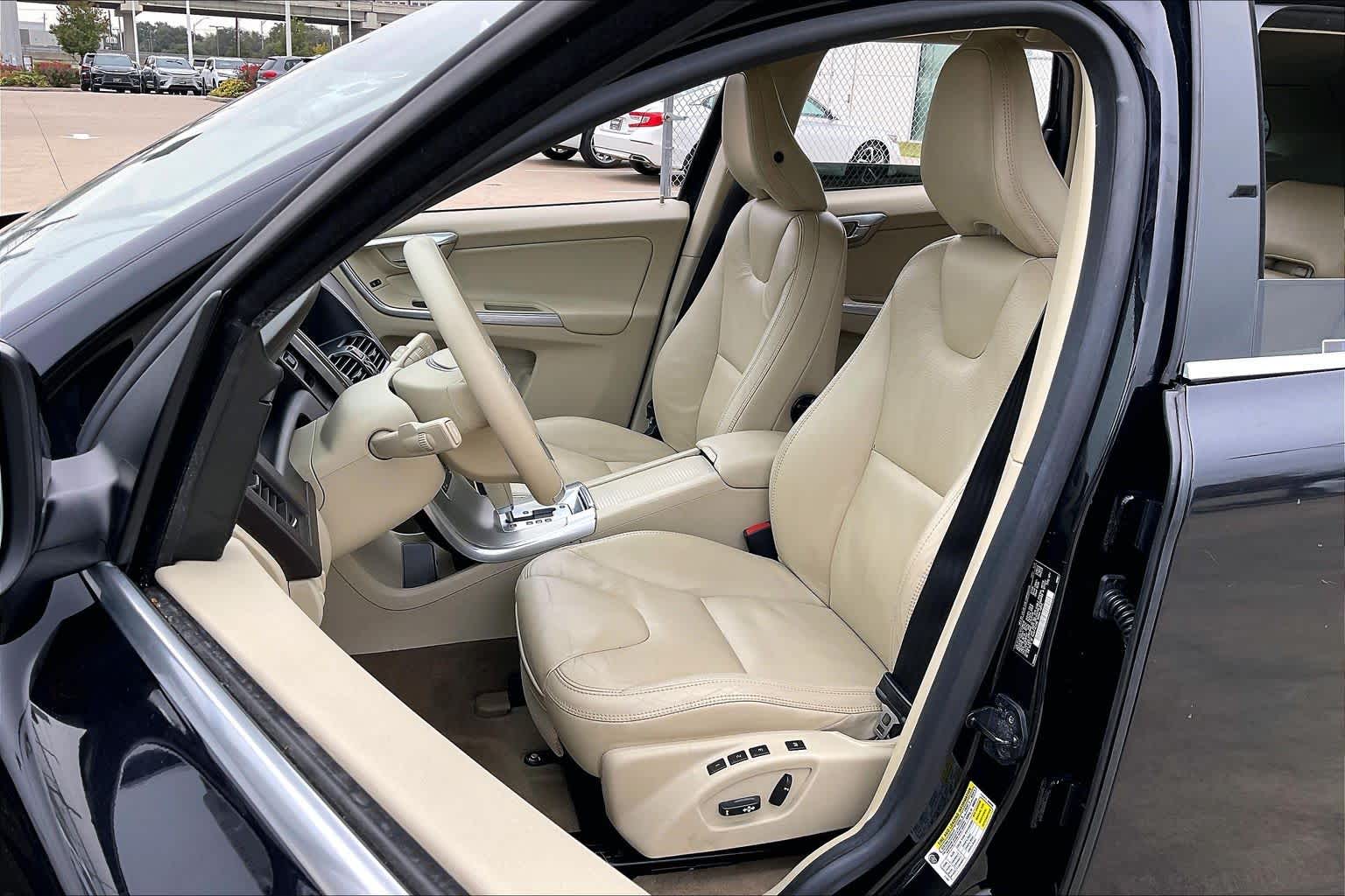 2012 Volvo XC60 3.2L Premier Black Sapphire Metallic at AutoNation USA Houston