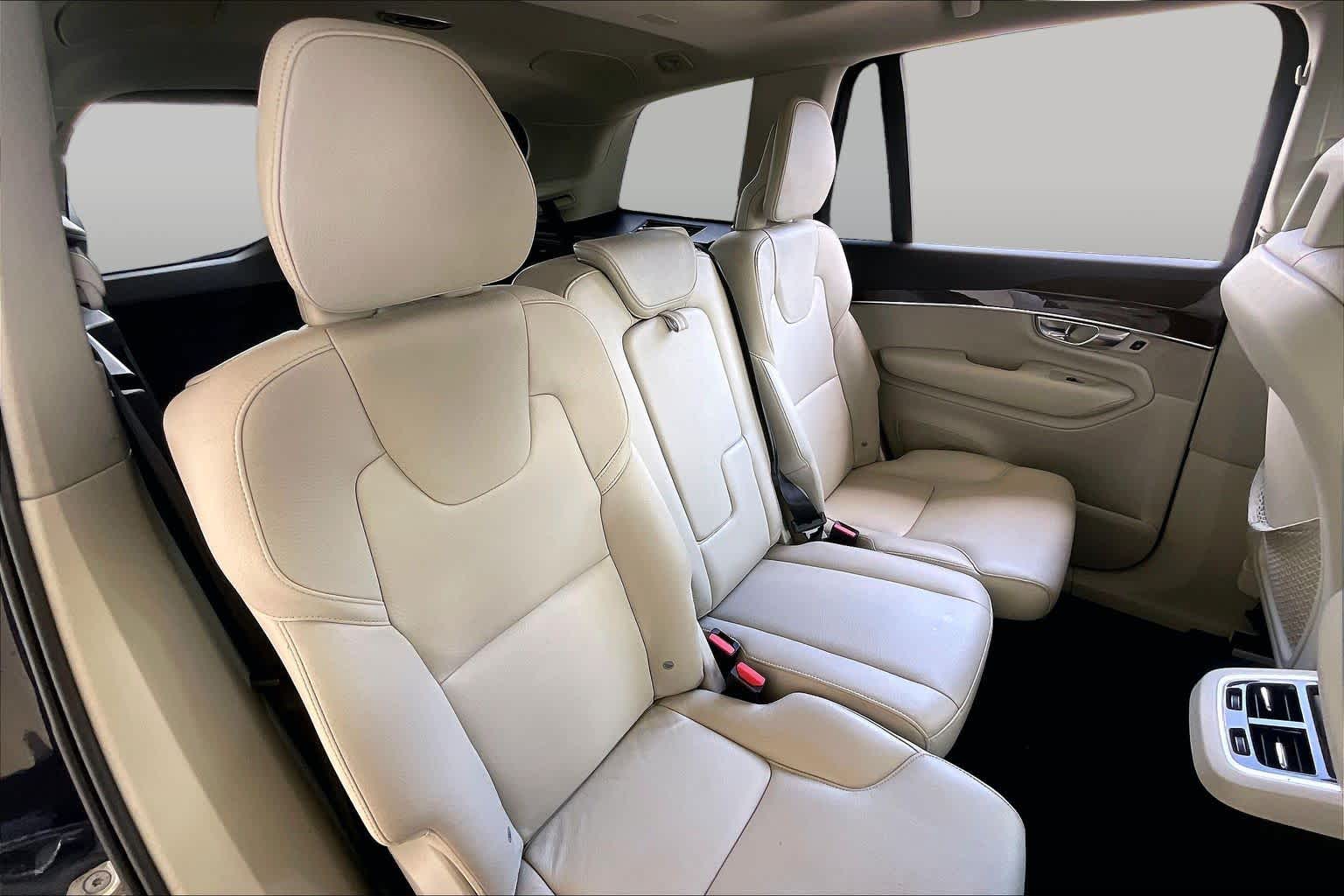 2016 Volvo XC90 T6 Momentum Magic Blue Metallic at Mercedes-Benz of Houston North