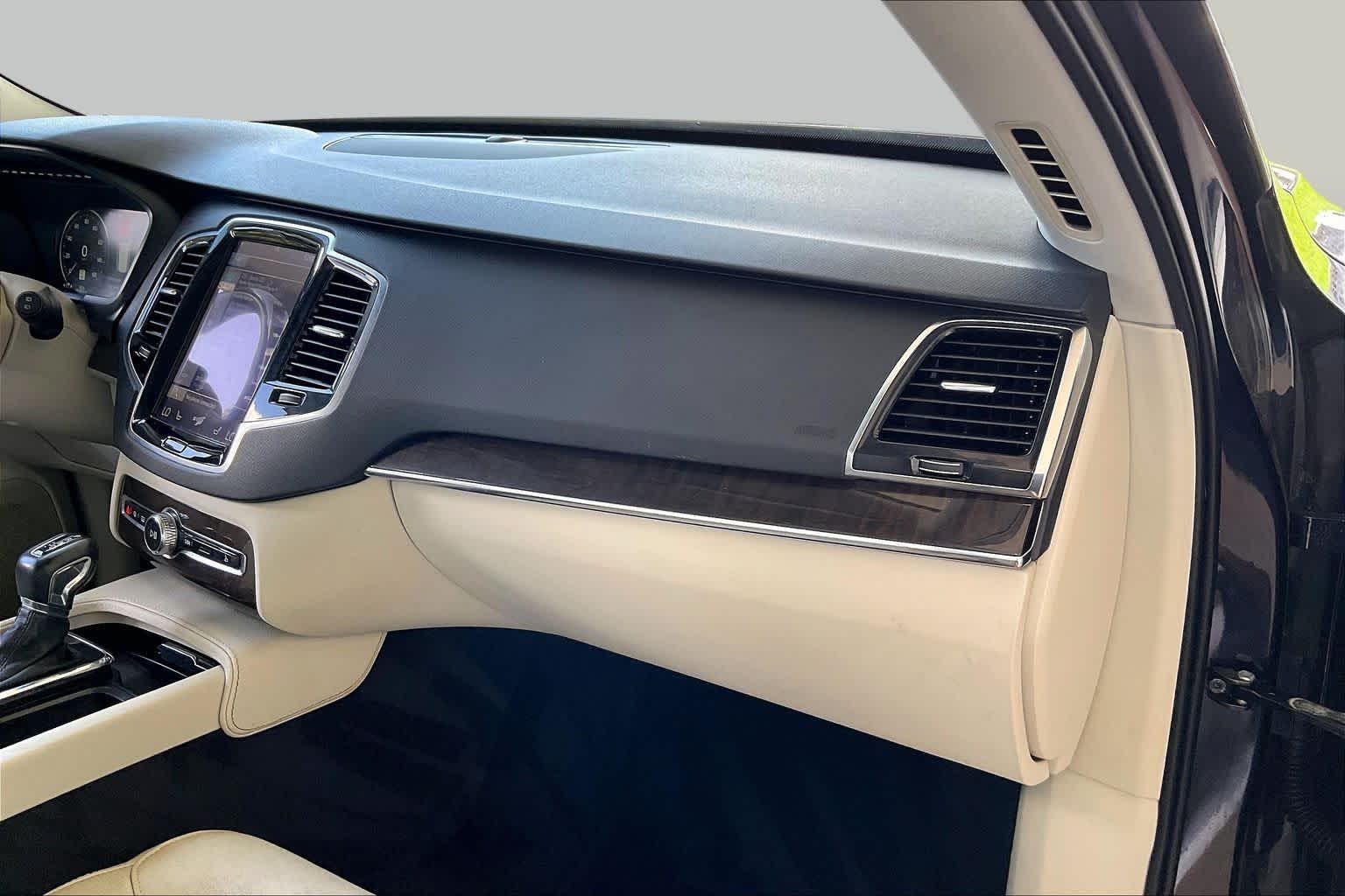 2016 Volvo XC90 T6 Momentum Magic Blue Metallic at Mercedes-Benz of Houston North