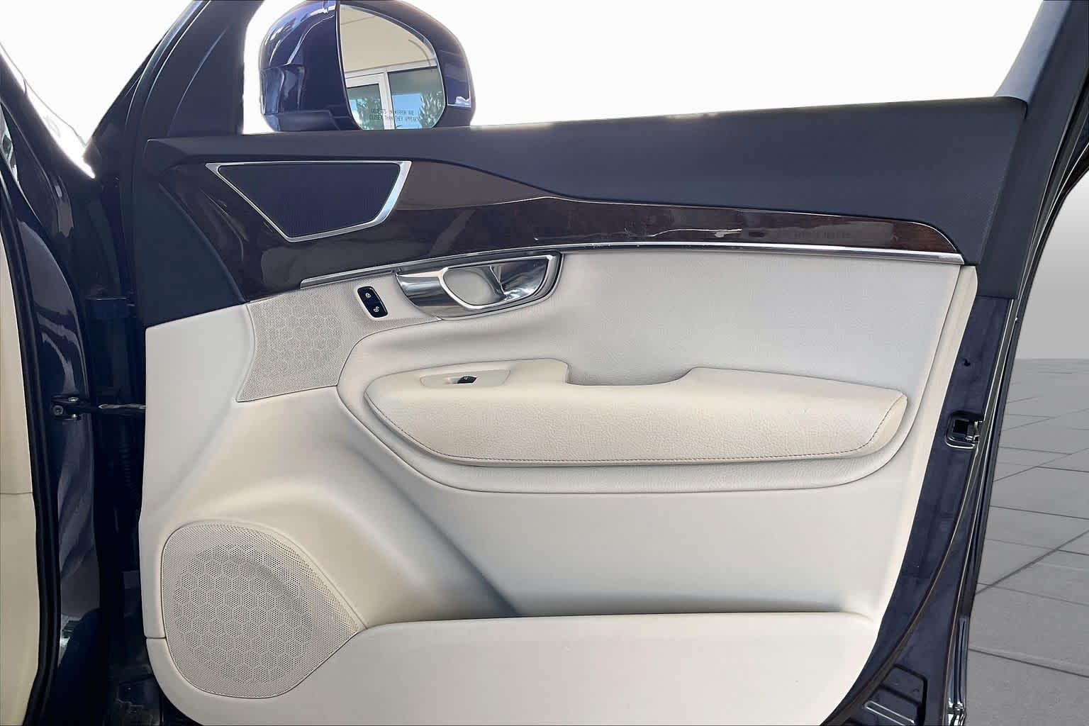 2016 Volvo XC90 T6 Momentum Magic Blue Metallic at Mercedes-Benz of Houston North