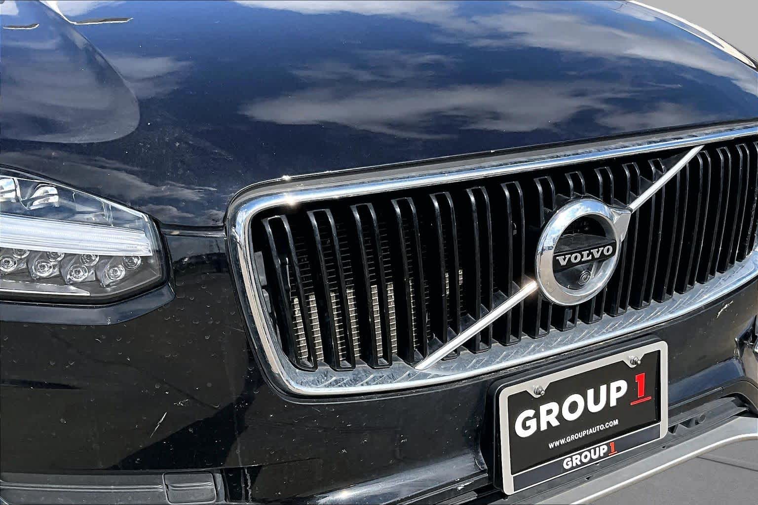 2019 Volvo XC90 photo 28 of 35