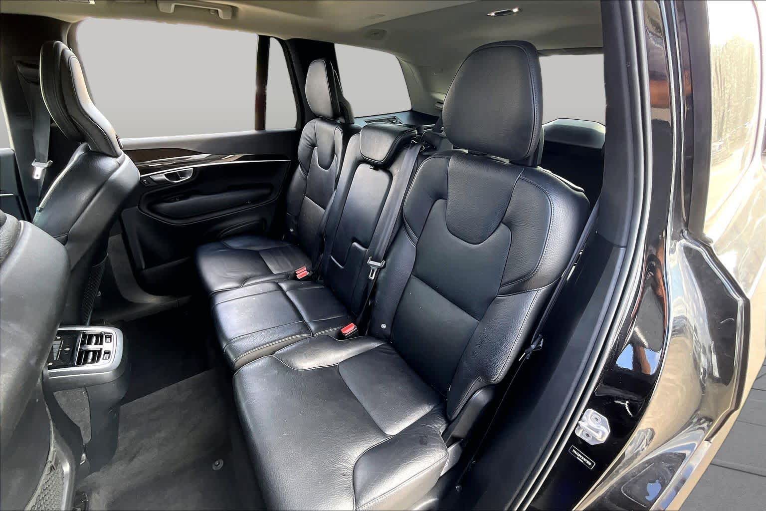2019 Volvo XC90 photo 19 of 35