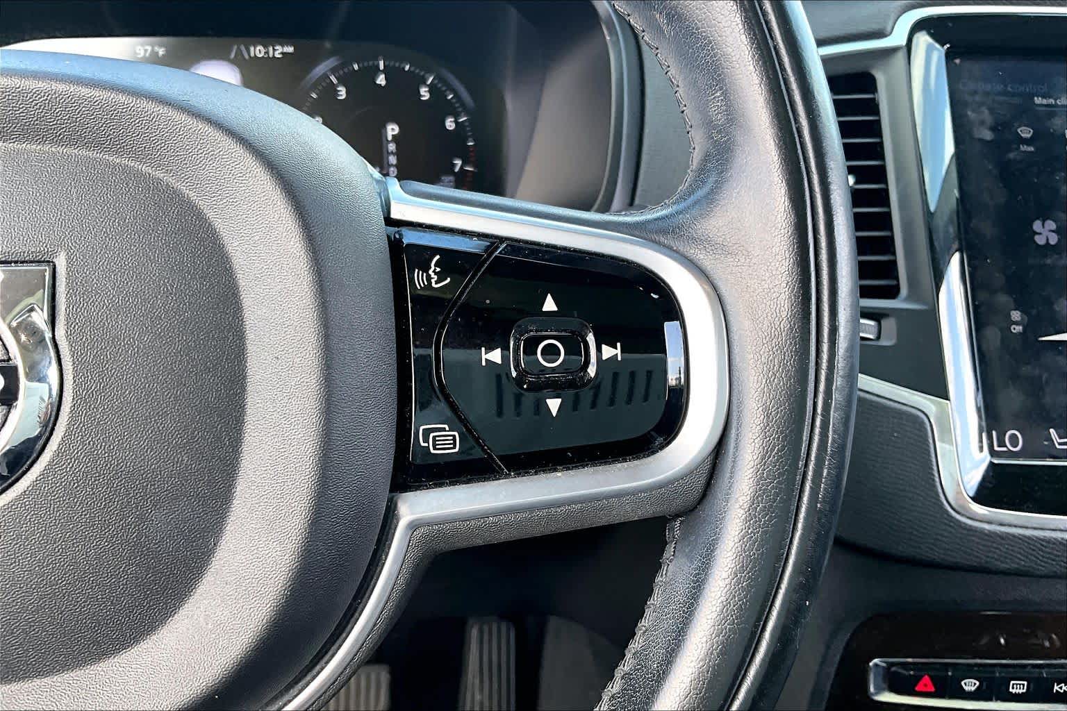 2019 Volvo XC90 photo 23 of 35