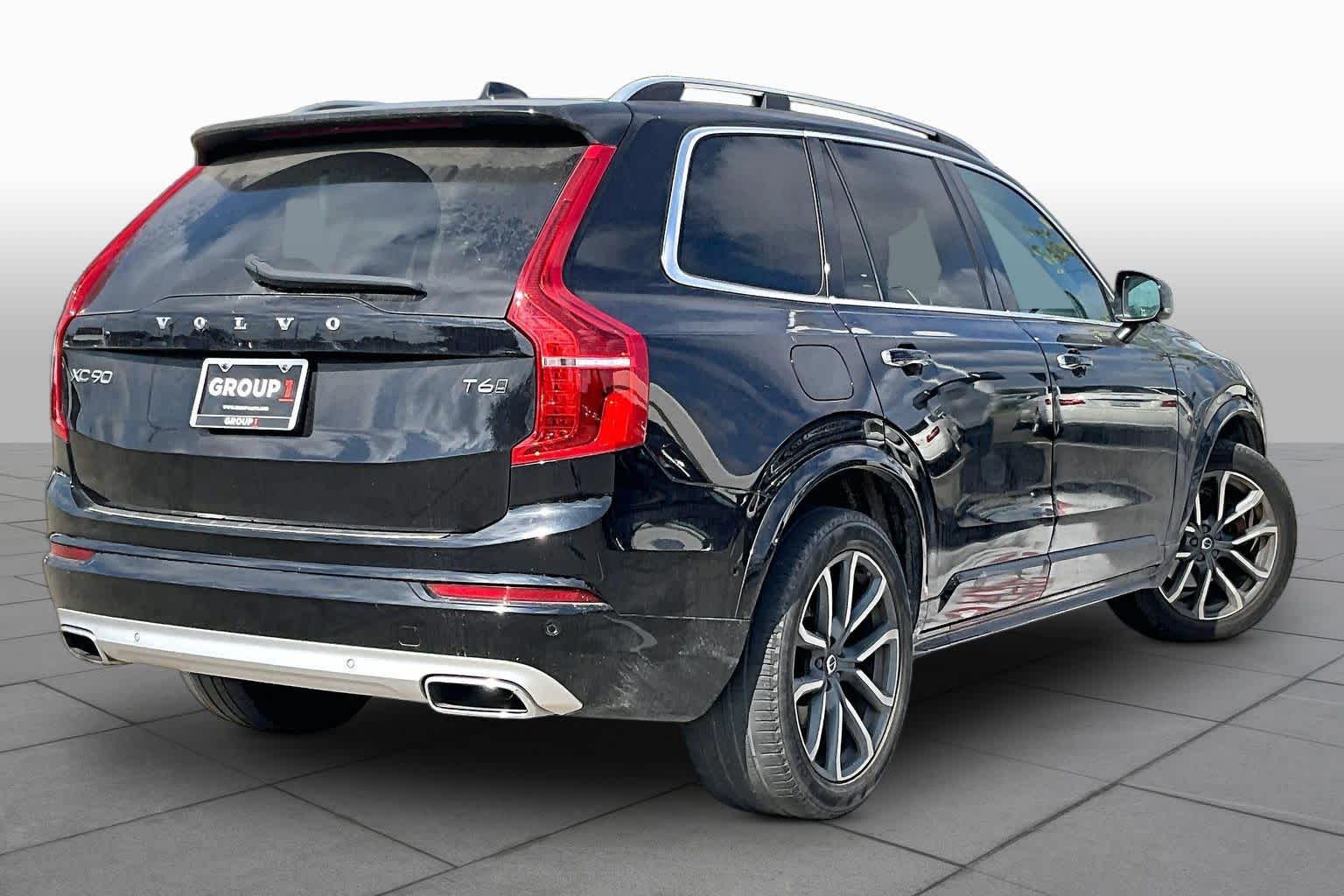 2019 Volvo XC90 photo 12 of 35