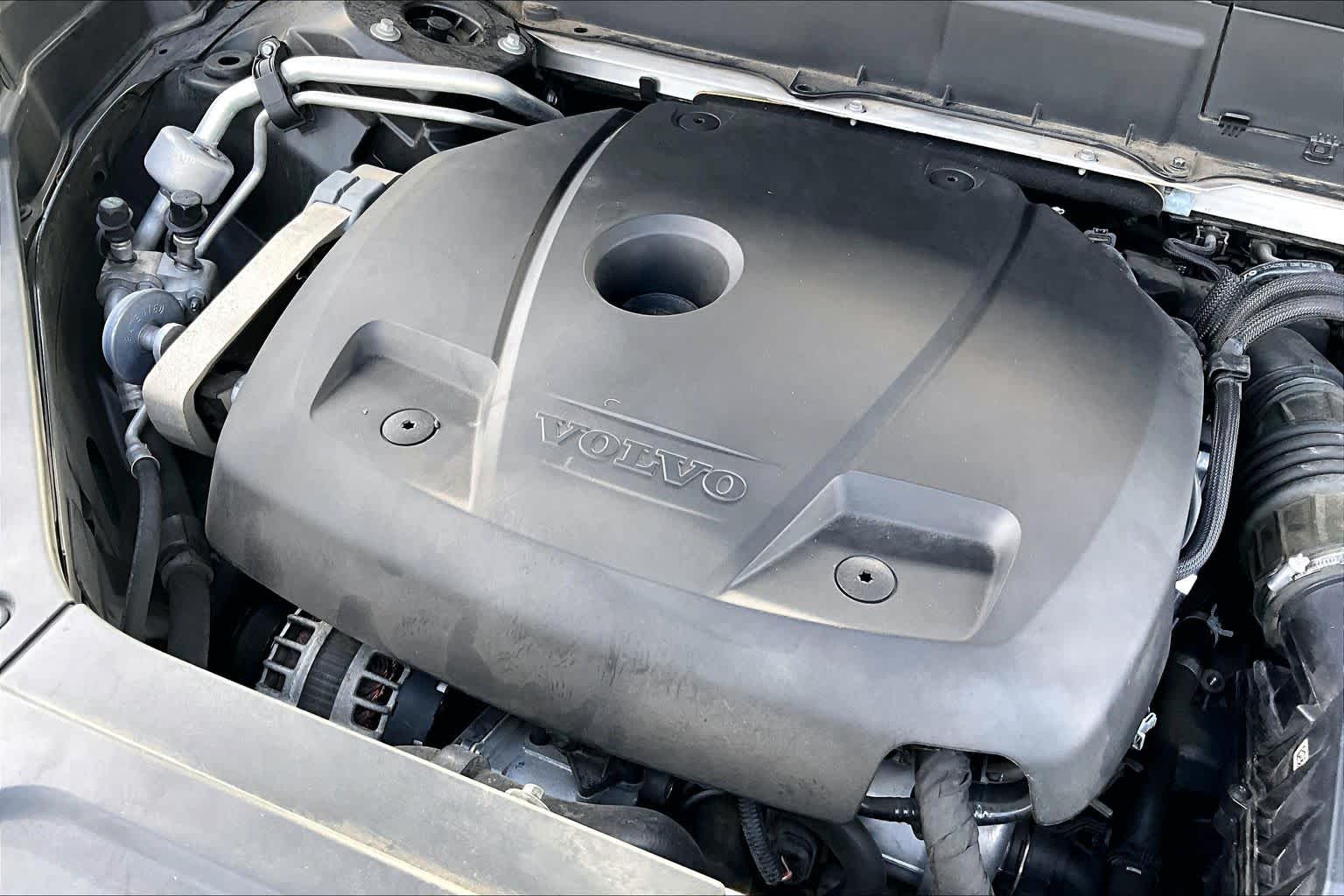 2019 Volvo XC90 photo 31 of 35