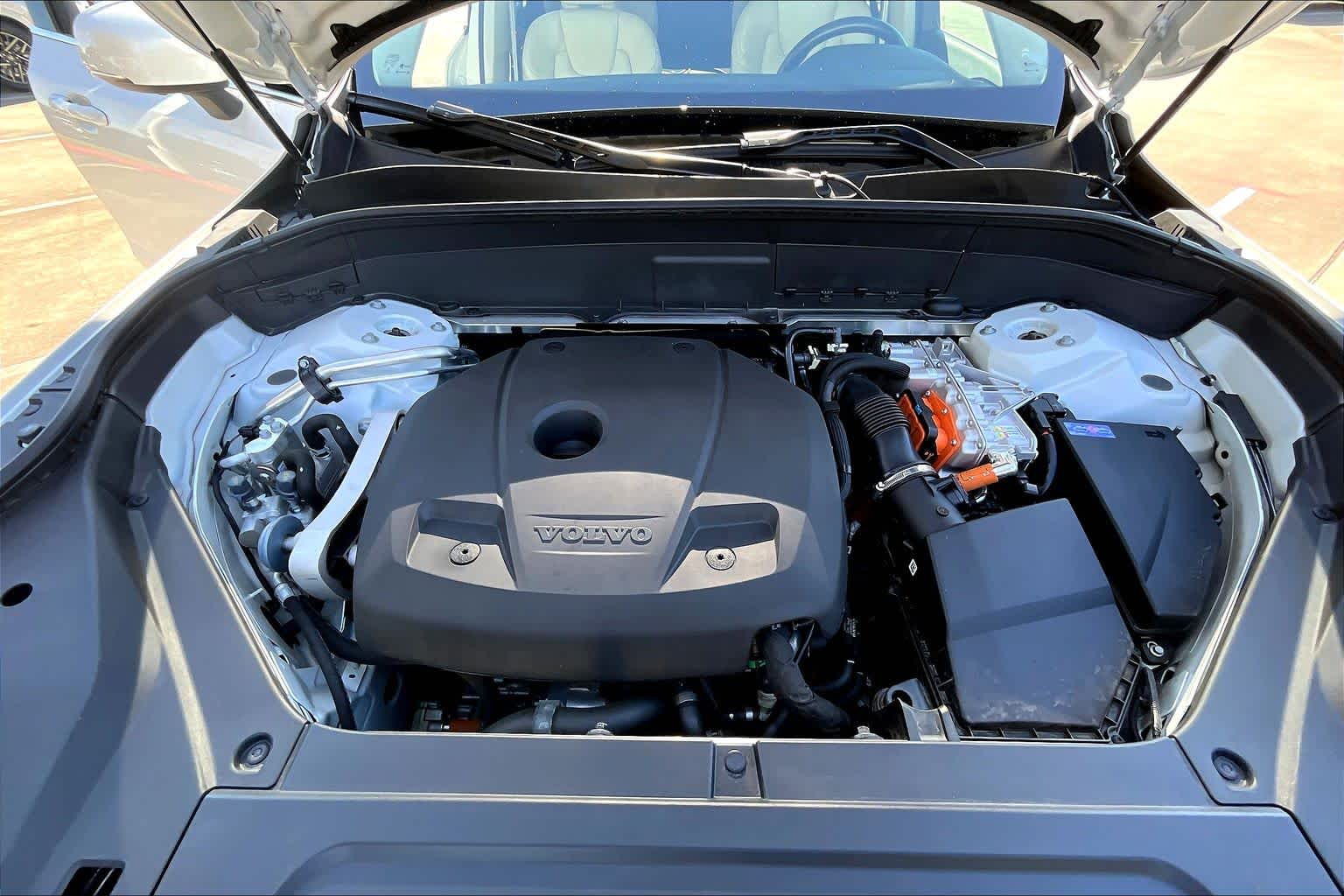 2023 Volvo XC90 Recharge Plug-In Hybrid Plus Crystal White Metallic at HGreg Houston