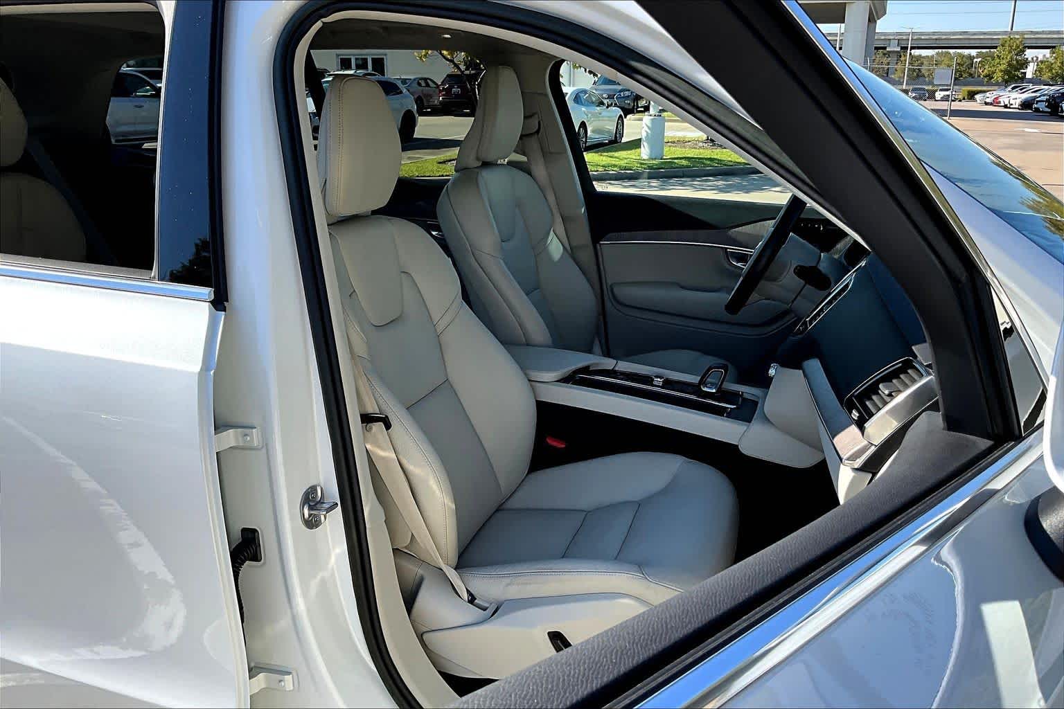 2023 Volvo XC90 Recharge Plug-In Hybrid Plus Crystal White Metallic at HGreg Houston