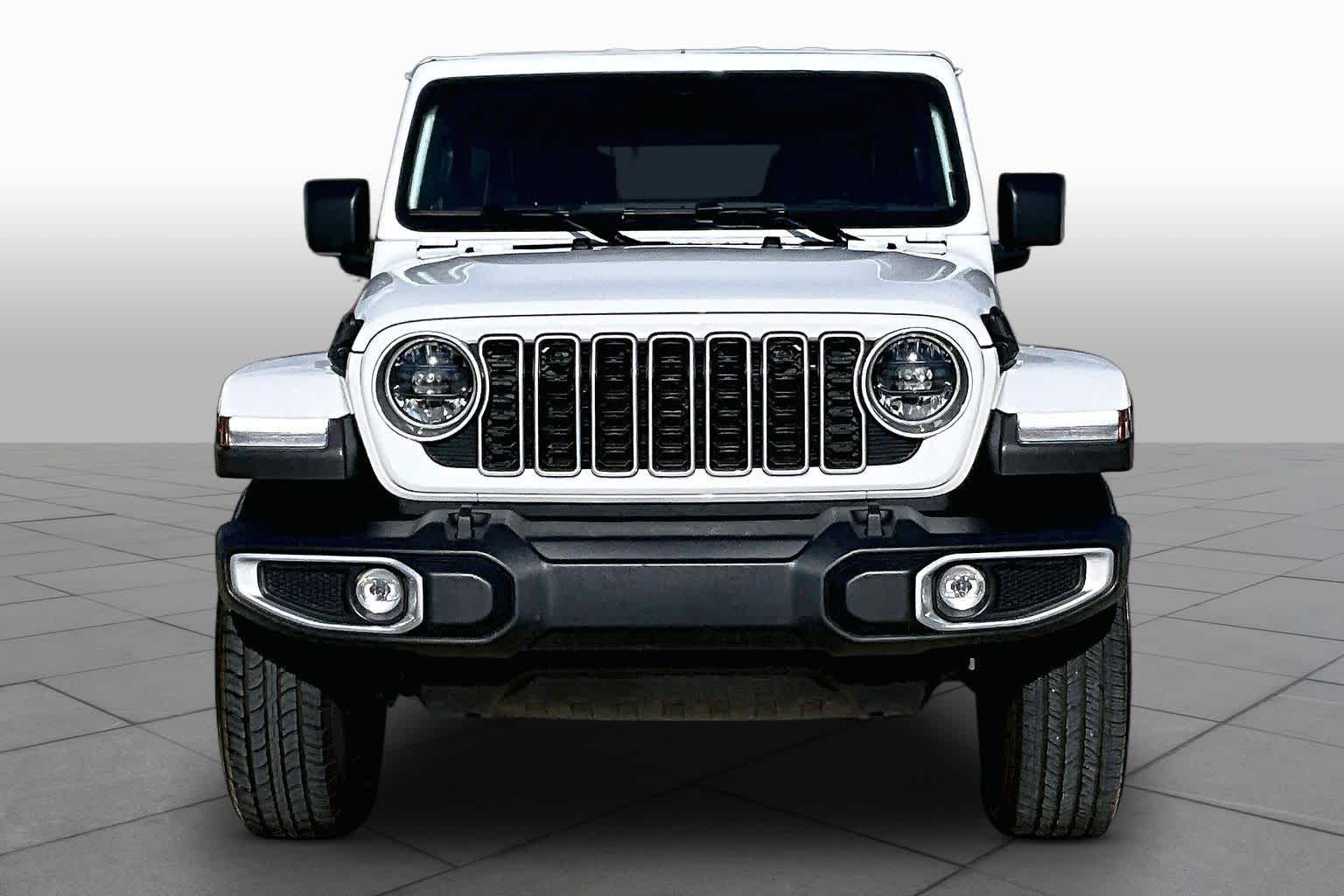 2026 Jeep Wrangler photo 4 of 36