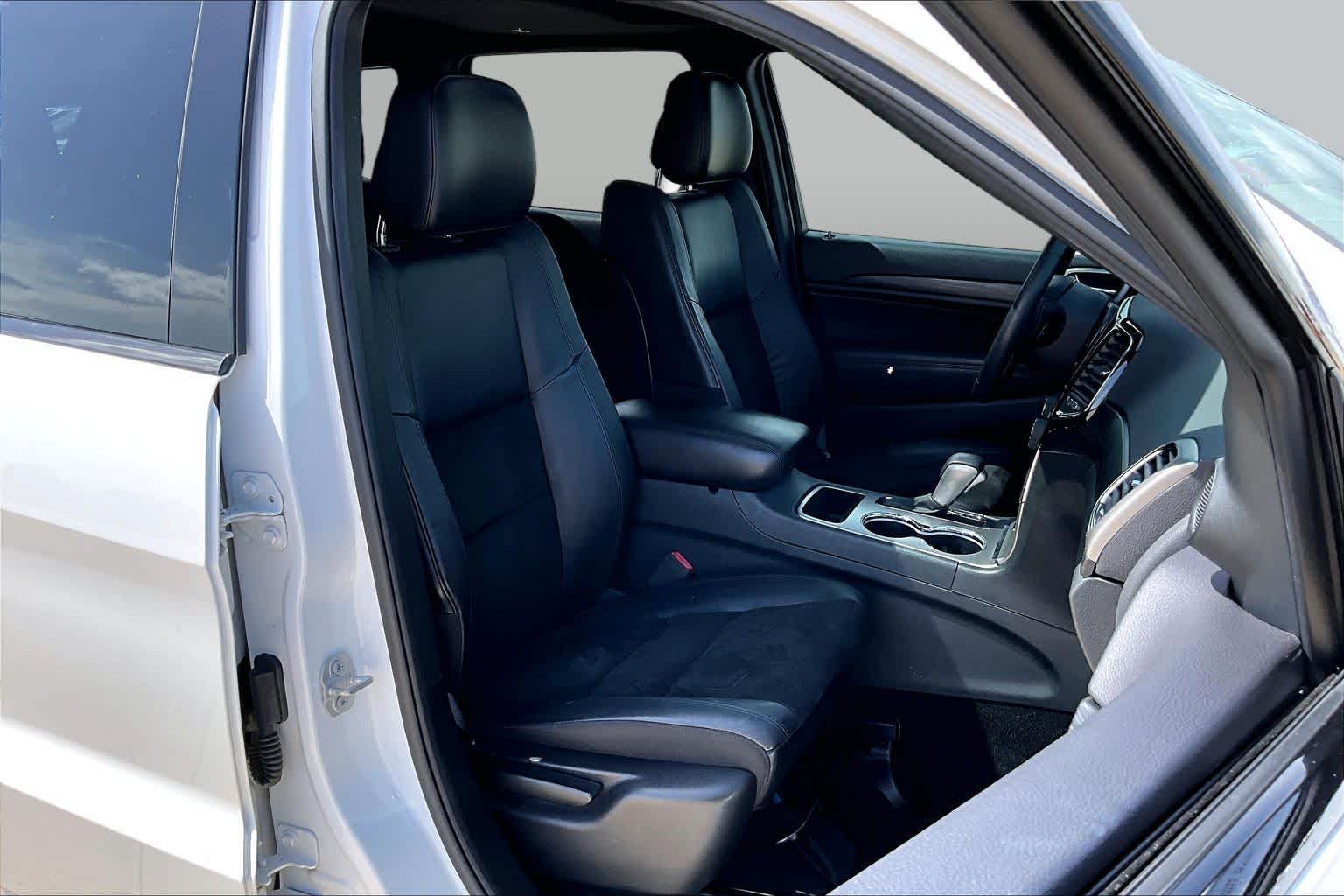2019 Jeep Grand Cherokee Altitude Bright White Clearcoat at Friendly Ford Crosby