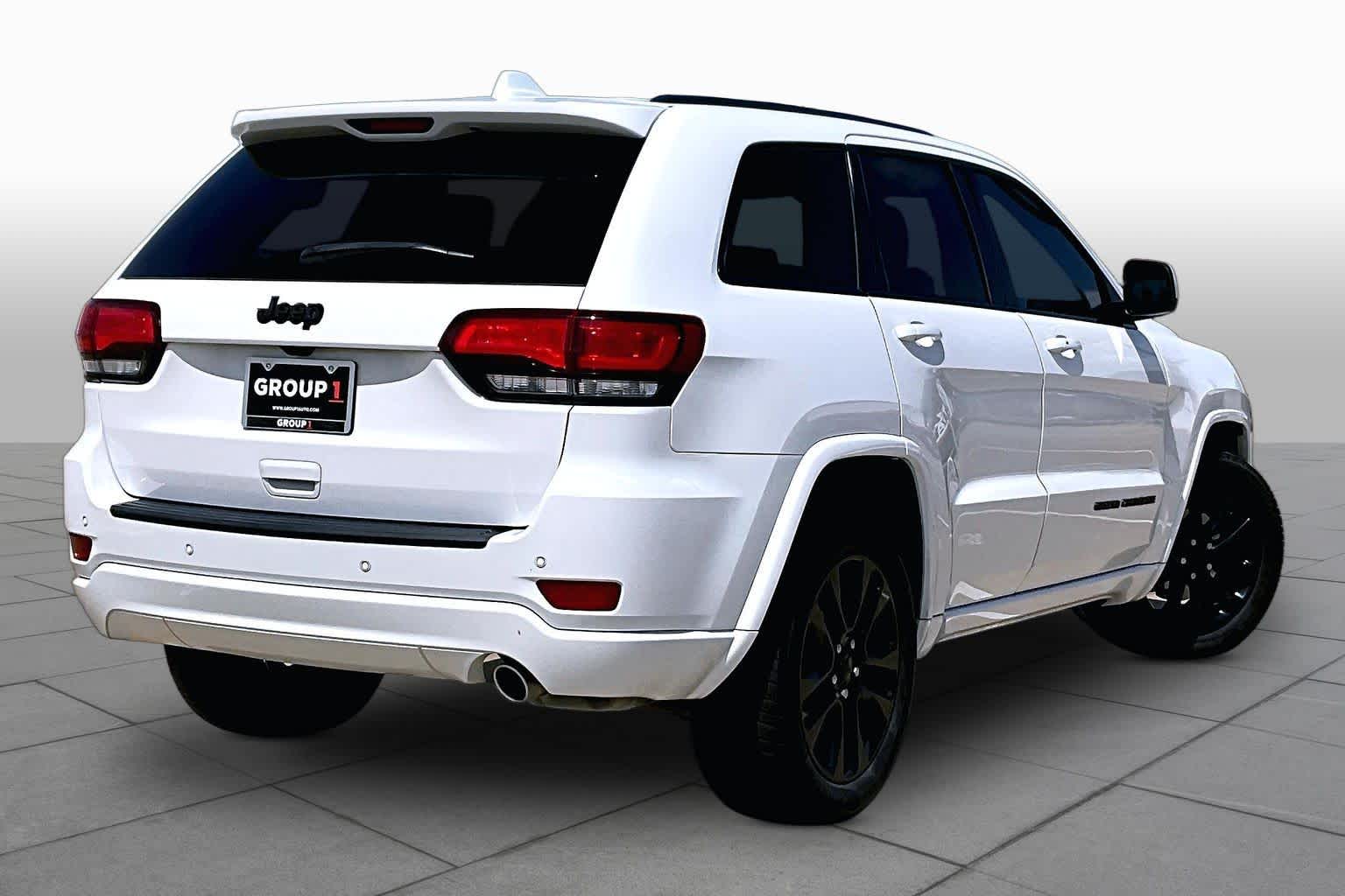 2019 Jeep Grand Cherokee Altitude Bright White Clearcoat at Friendly Ford Crosby