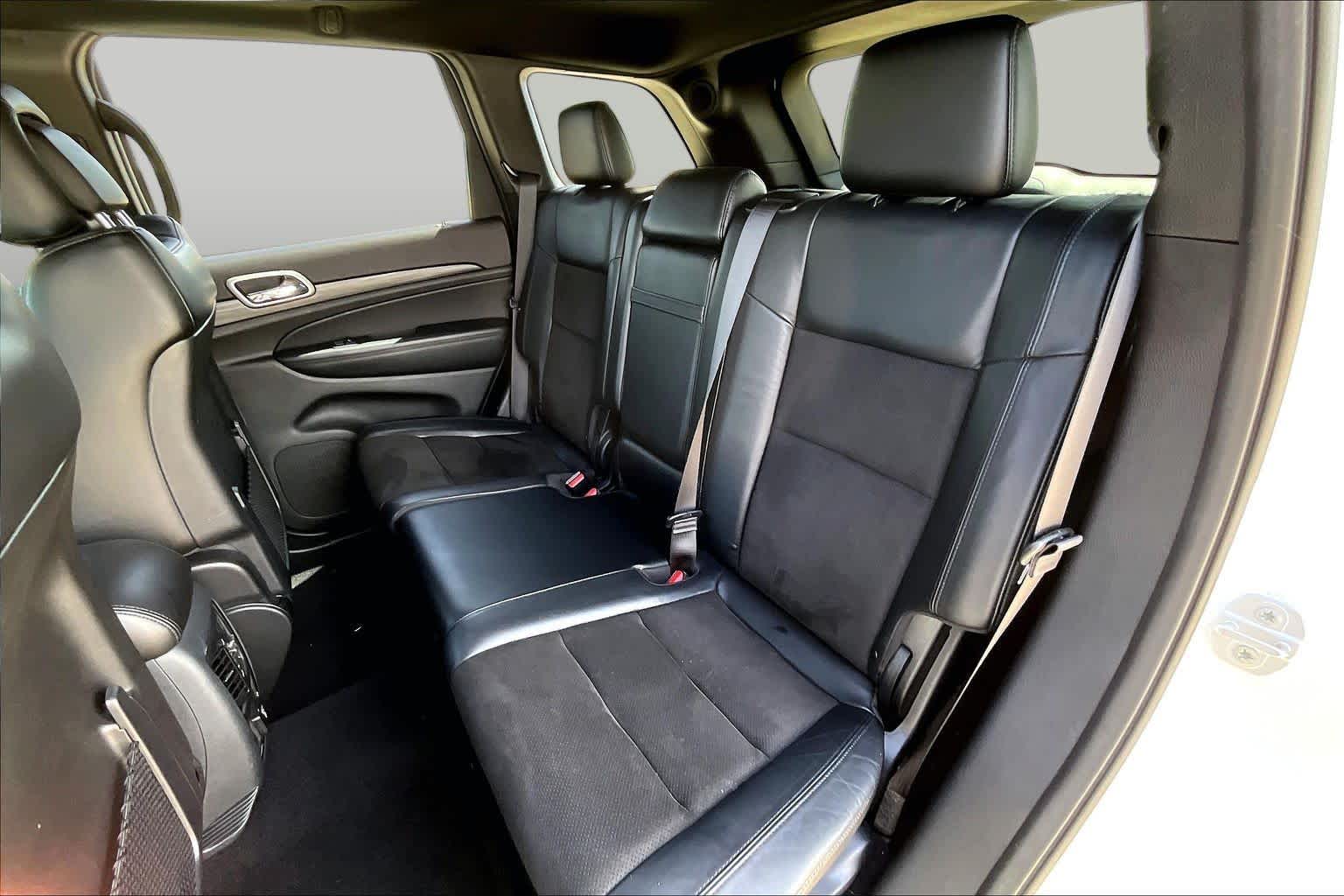 2019 Jeep Grand Cherokee Altitude Bright White Clearcoat at Friendly Ford Crosby