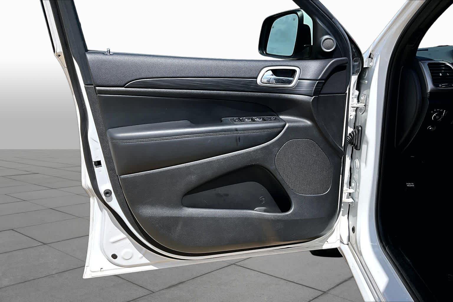 2019 Jeep Grand Cherokee Altitude Bright White Clearcoat at Friendly Ford Crosby