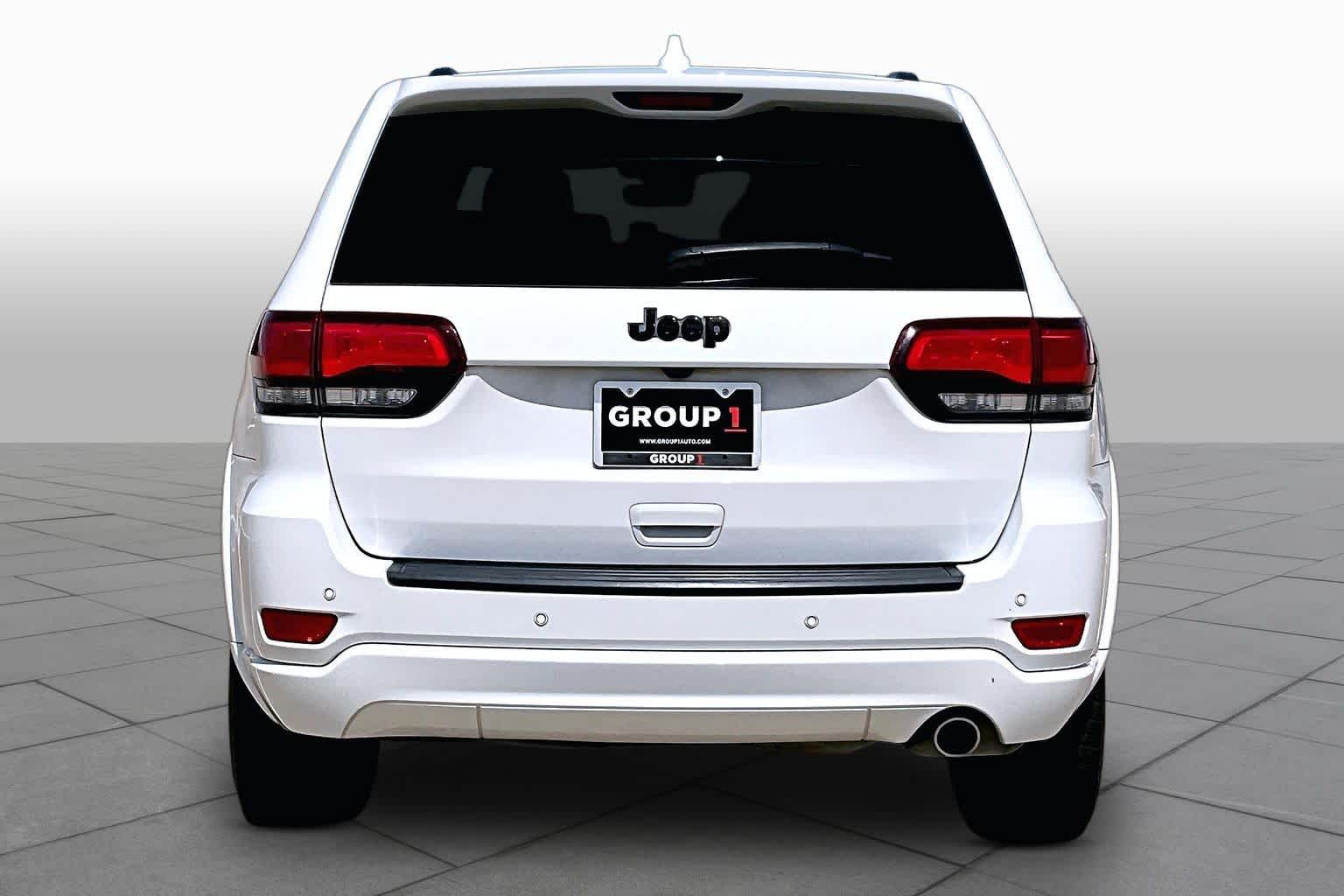 2019 Jeep Grand Cherokee Altitude Bright White Clearcoat at Friendly Ford Crosby