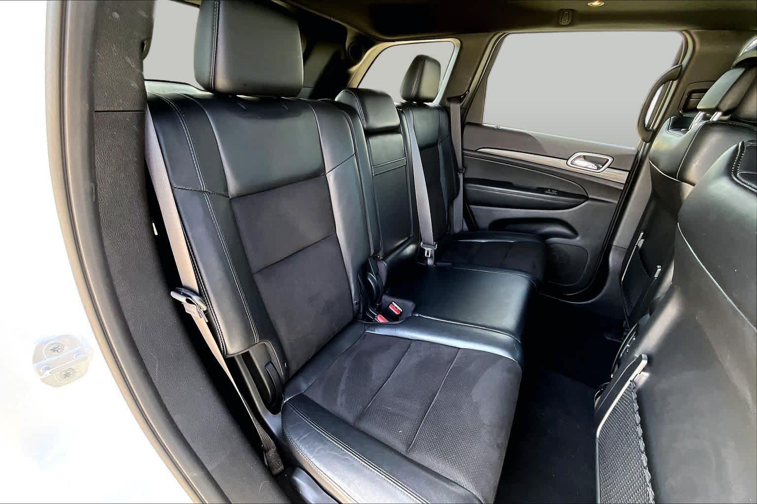 2019 Jeep Grand Cherokee Altitude Bright White Clearcoat at Friendly Ford Crosby