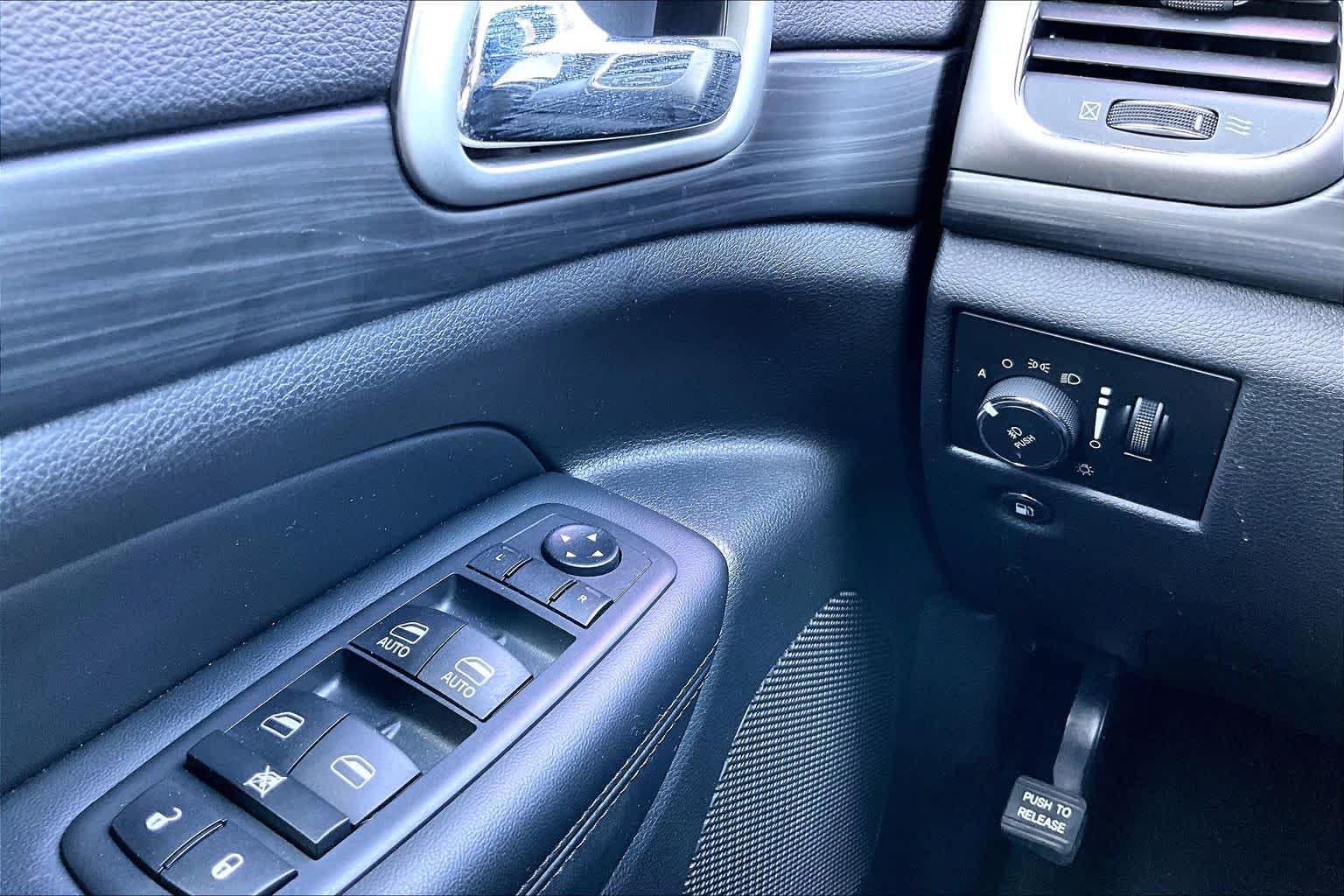2019 Jeep Grand Cherokee Altitude Bright White Clearcoat at Friendly Ford Crosby