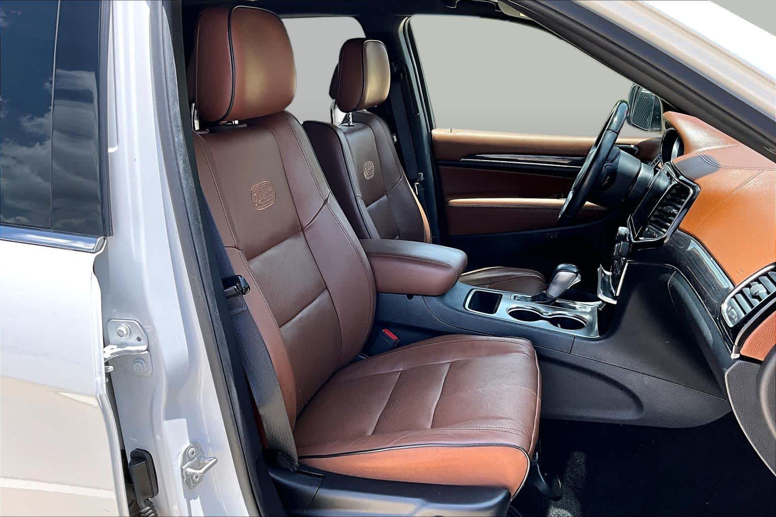 2020 Jeep Grand Cherokee Overland Bright White Clearcoat at AutoNation USA Houston