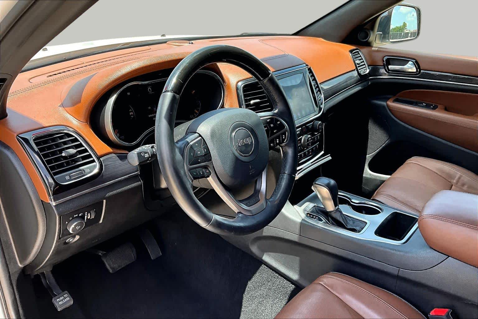 2020 Jeep Grand Cherokee Overland Bright White Clearcoat at AutoNation USA Houston